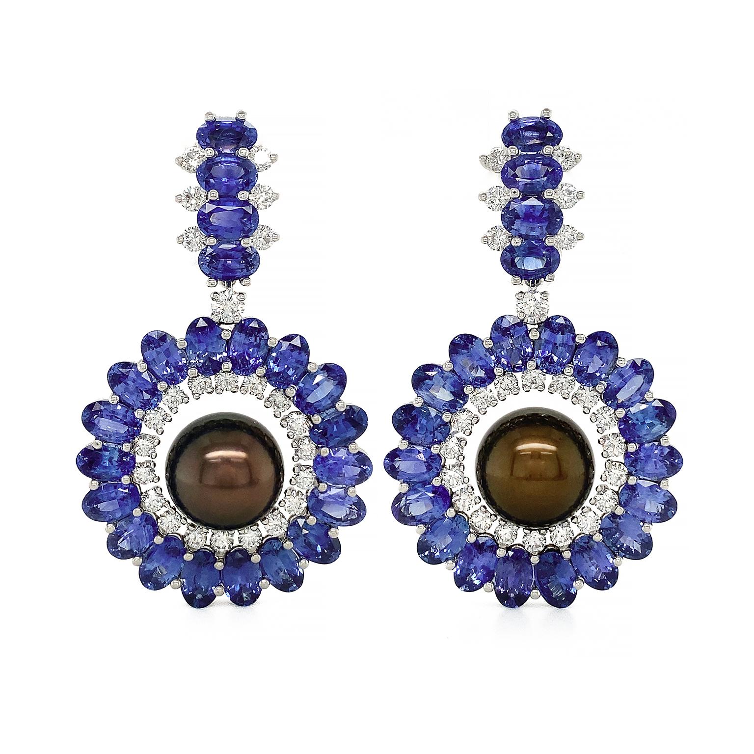 Platinum Blue Sapphire and Tahitian Pearl Drop Earrings In New Condition For Sale In New York, NY