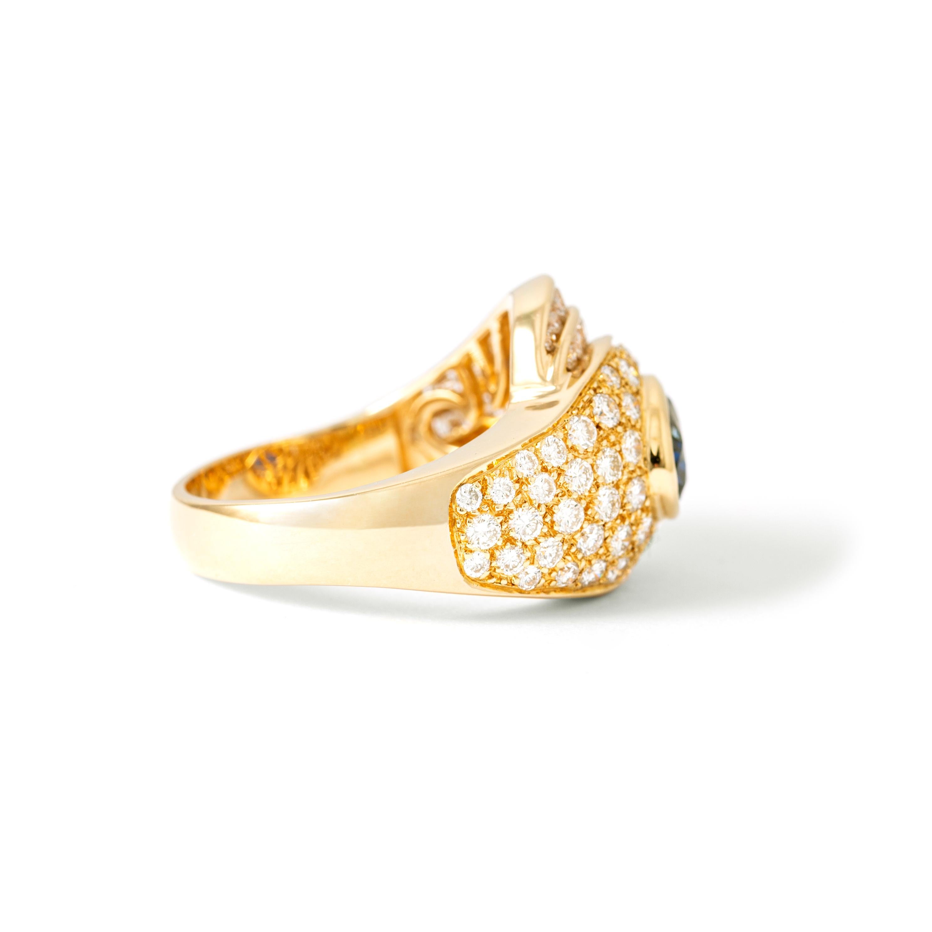 Contemporain Bague en or jaune, saphir et diamants en vente