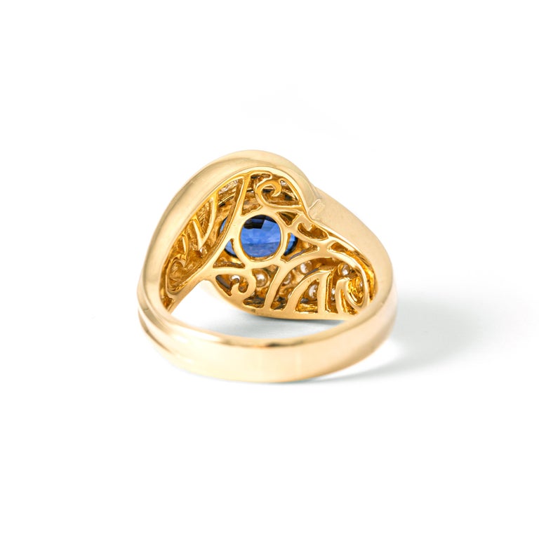 Sapphire and Yellow Gold Diamond Ring For Sale at 1stDibs