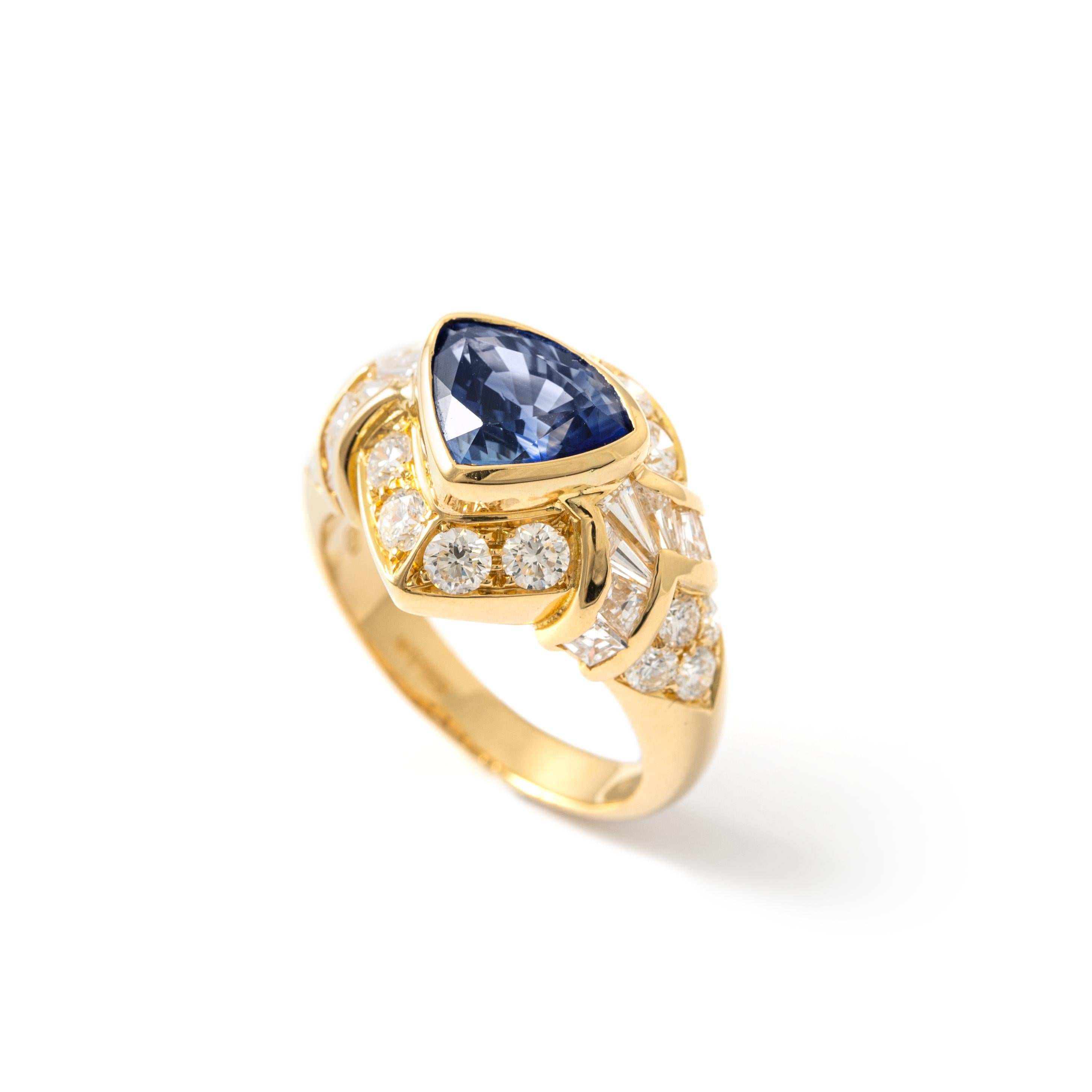 Women's Sapphire and Yellow Gold Diamond Ring For Sale