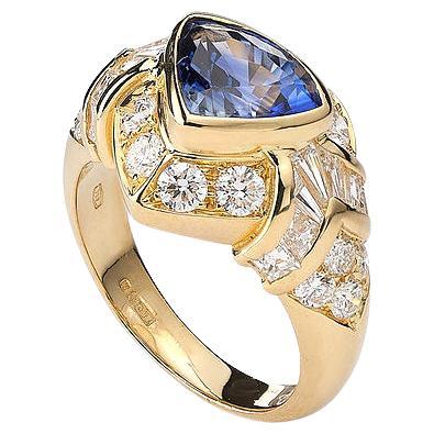 Sapphire and Yellow Gold Diamond Ring For Sale