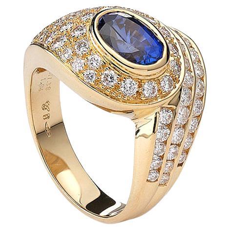 Sapphire and Yellow Gold Diamond Ring For Sale