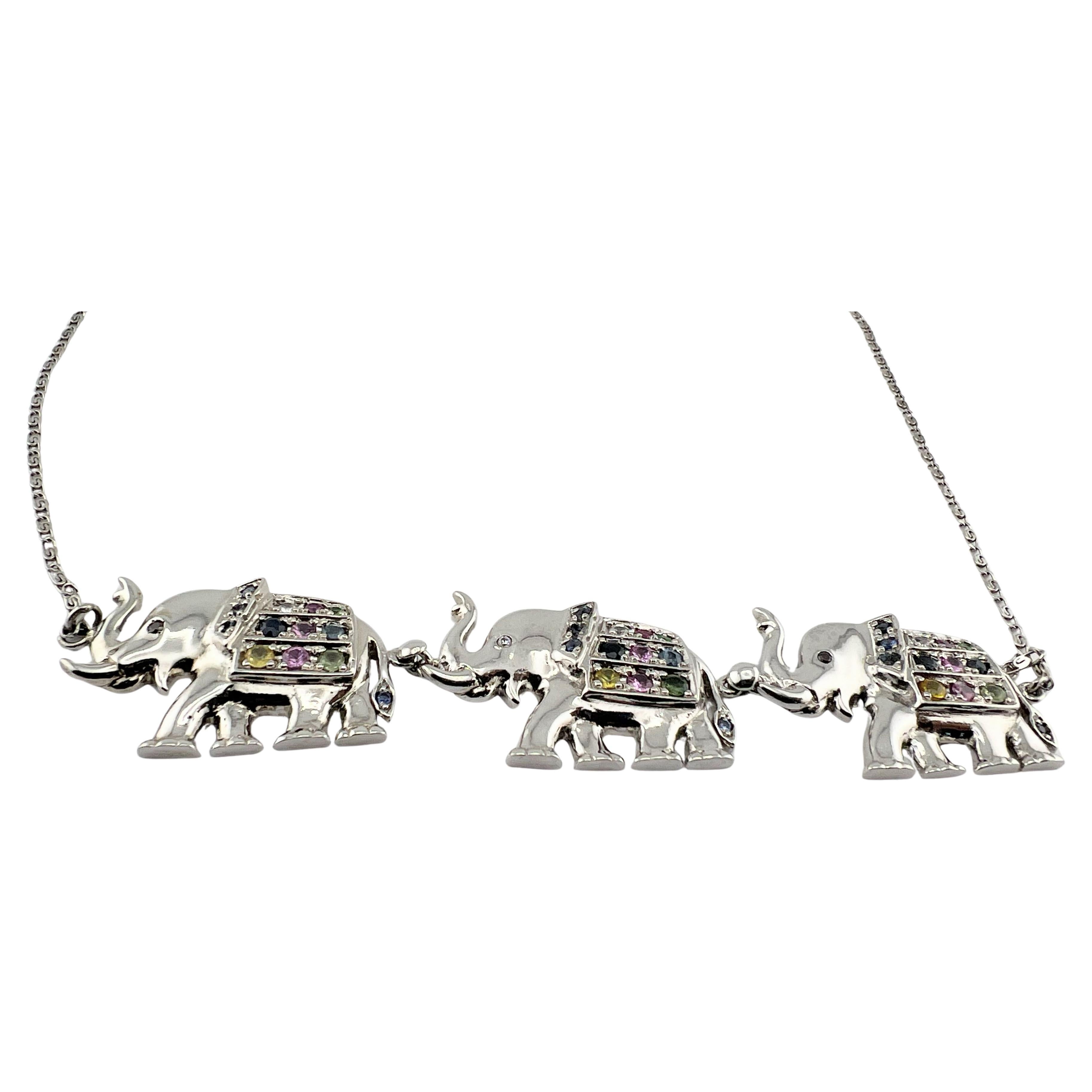 Saphir Tiermotiv Elefant Trio Edelstein-Halskette (Rundschliff) im Angebot