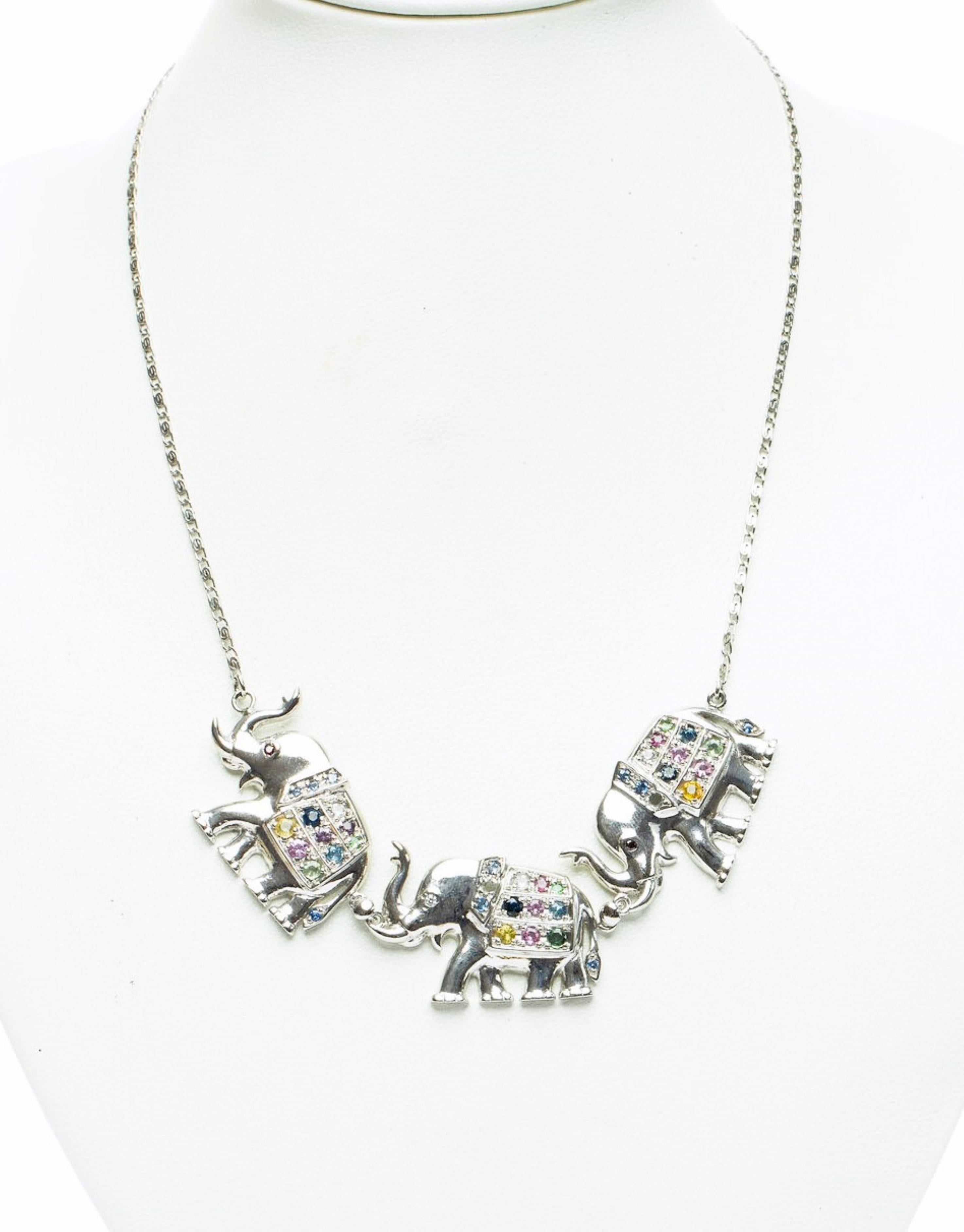 Zafiro Motivo Animal Elefante Trío Collar de Piedras Preciosas en venta 4