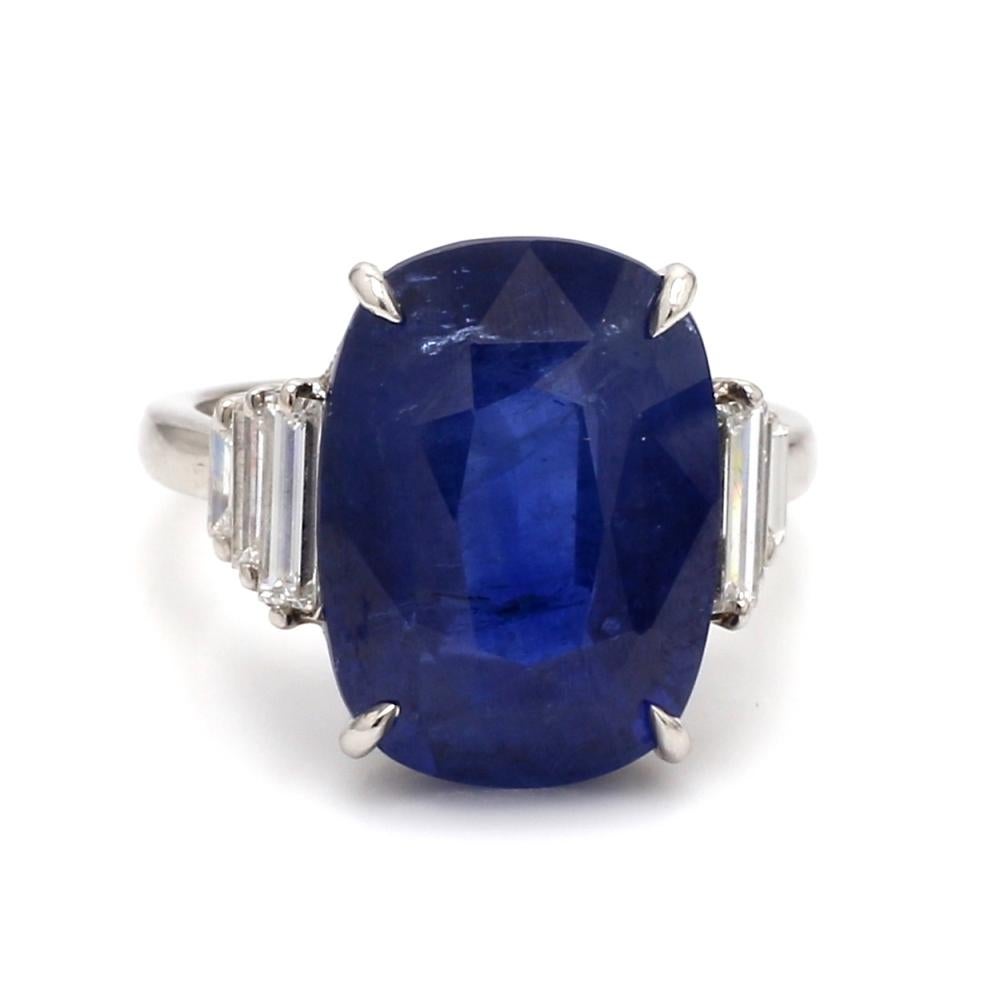 Sapphire & Baguette Diamond Ring In Good Condition For Sale In Scottsdale, AZ