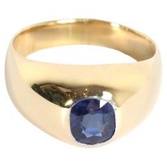 Antique Sapphire band ring in 18 karat gold, blue sapphire