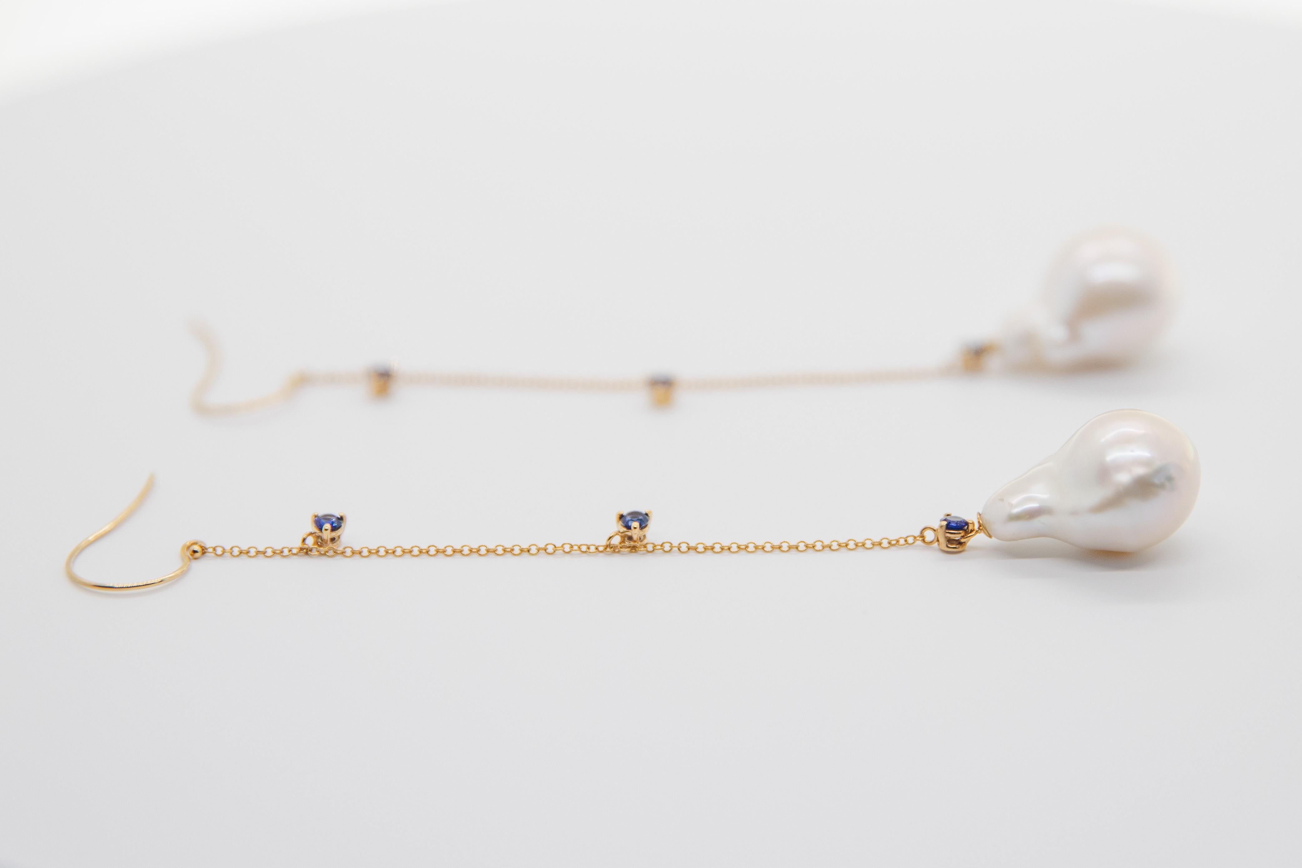 Boucles d'oreilles en goutte avec chaîne en perles baroques et saphir en vente 7