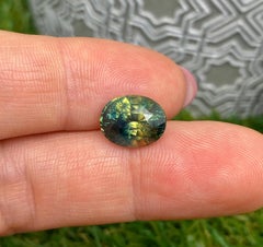 Sapphire Bi-color 5.46Ct natural Unheated gemstone, Oval cut, Certificate GIA