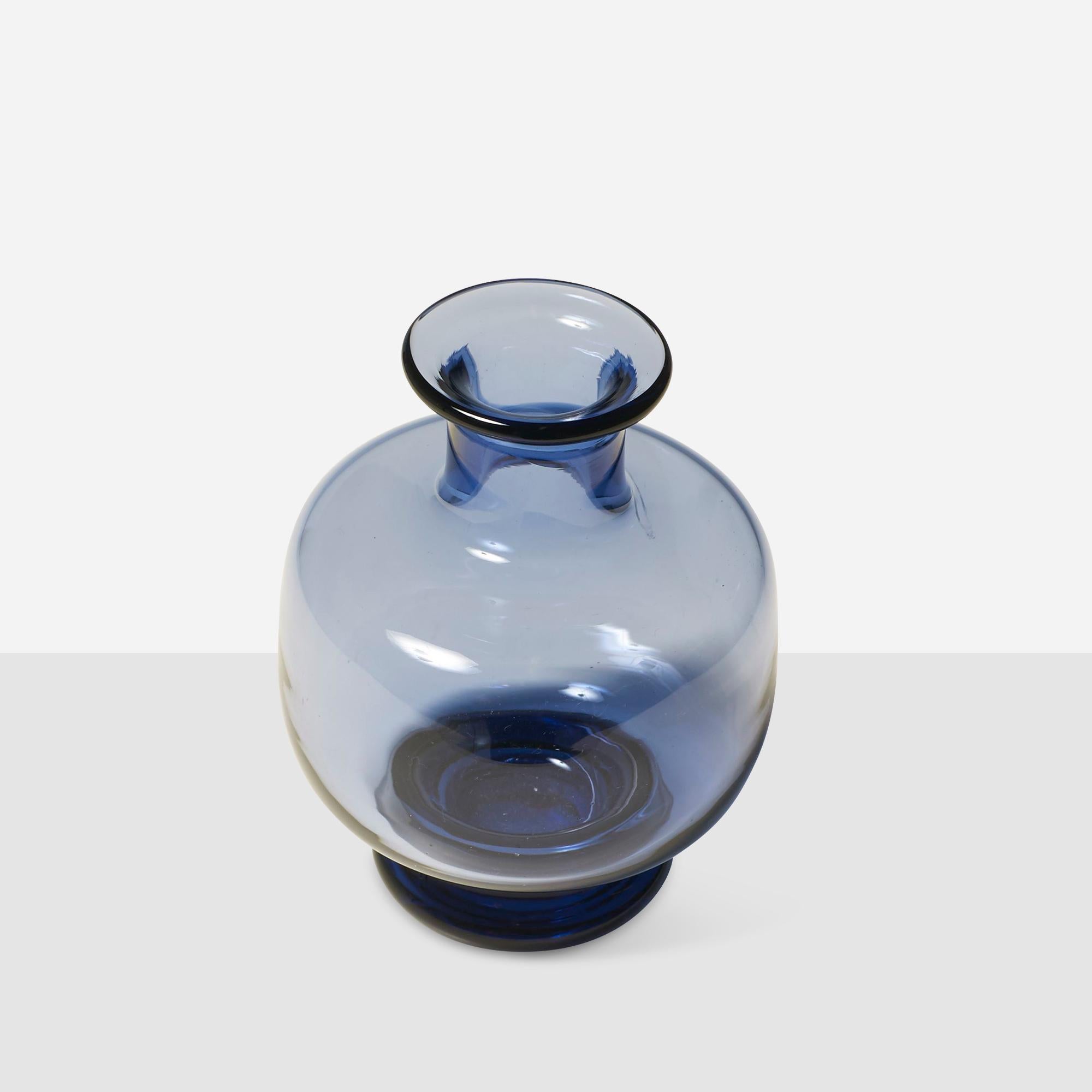 Mid-Century moderno Vaso blu zaffiro di Per Lutken in vendita