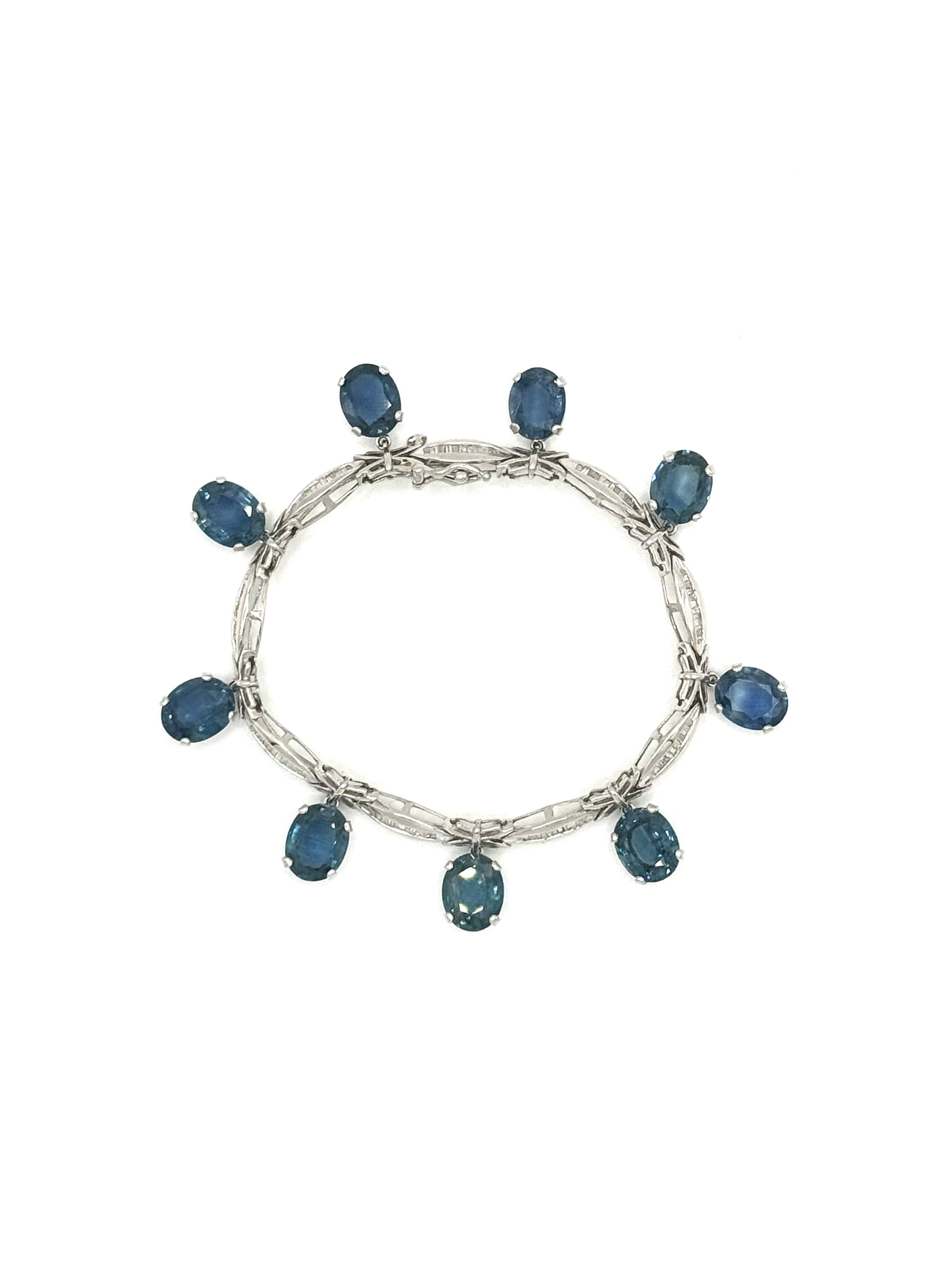 Bracciale con zaffiri ovali e diamanti in oro bianco 14K In condizioni ottime in vendita a Great Neck Plaza, NY
