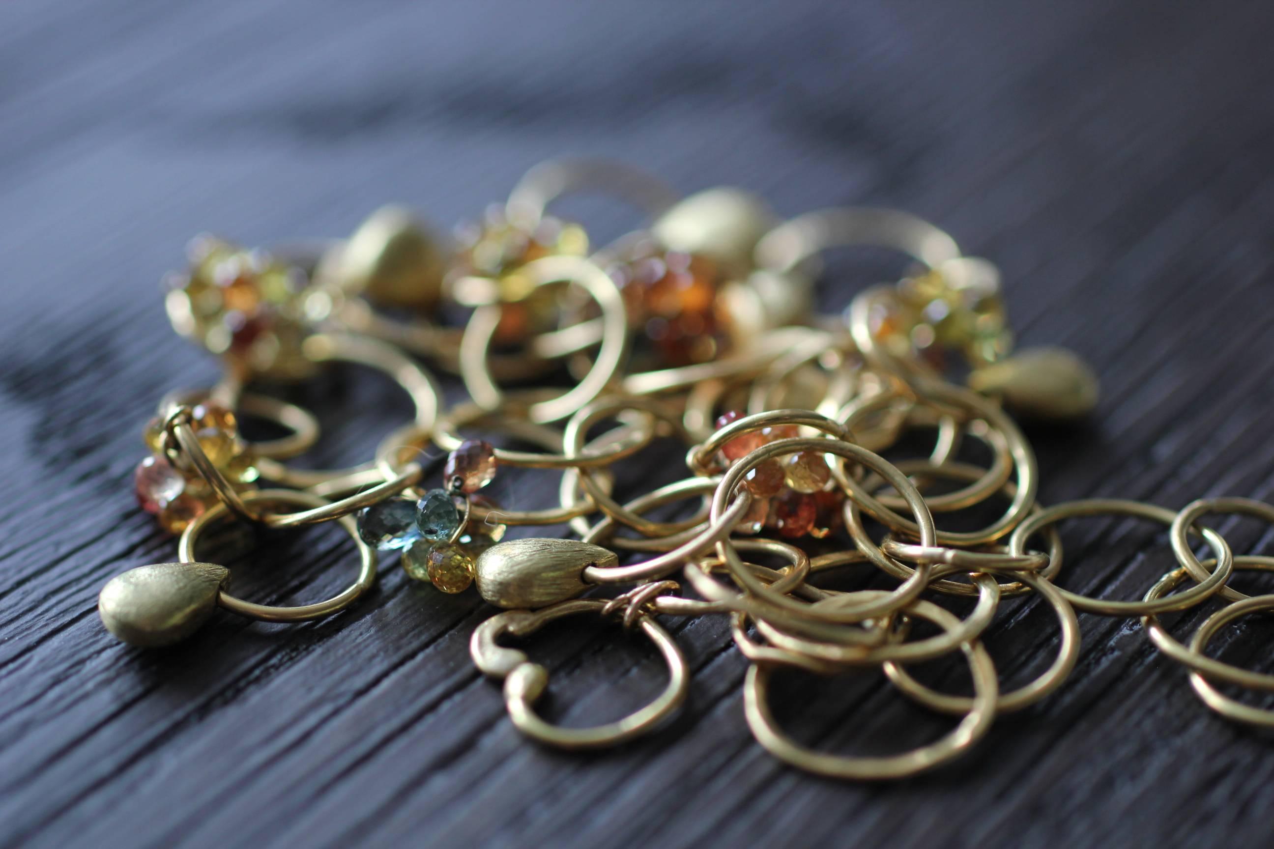 Women's Sapphire Briolettes 18 Karat Solid Gold Link Chain Necklace Choker Modern Design For Sale