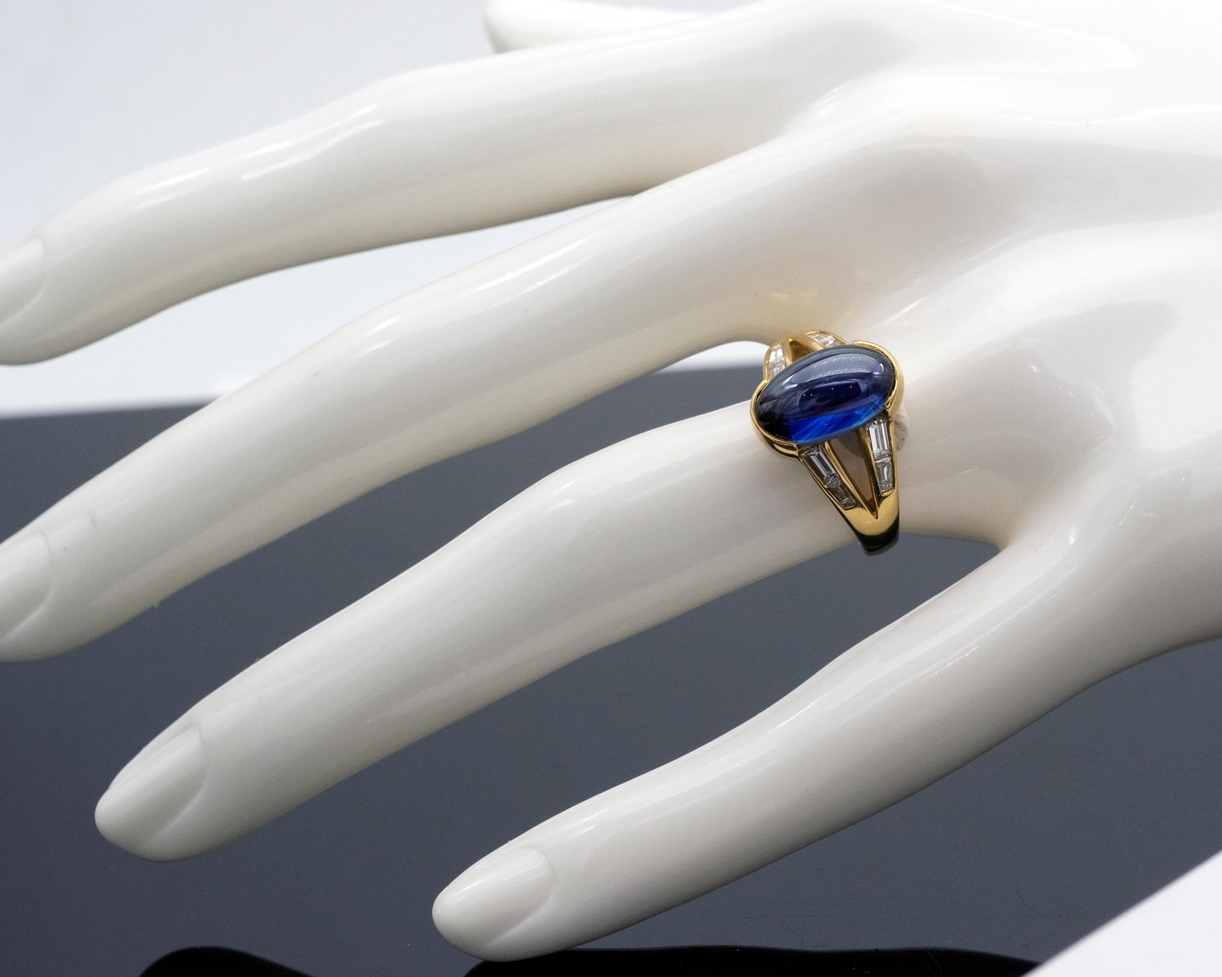 Contemporary Sapphire Cabochon and Diamond Baguette 18Kt Gold Ring For Sale