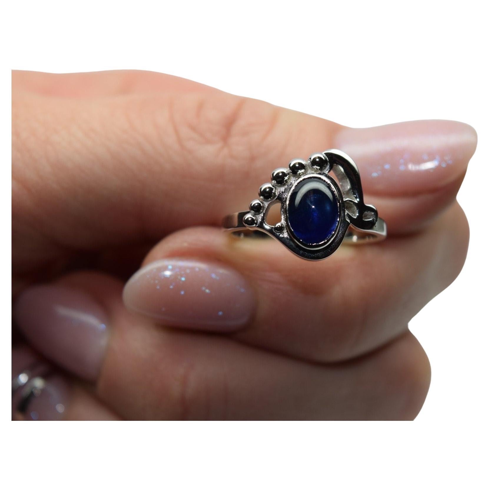 Sapphire Cabochon ring 18KT white gold Vintage engagement ring