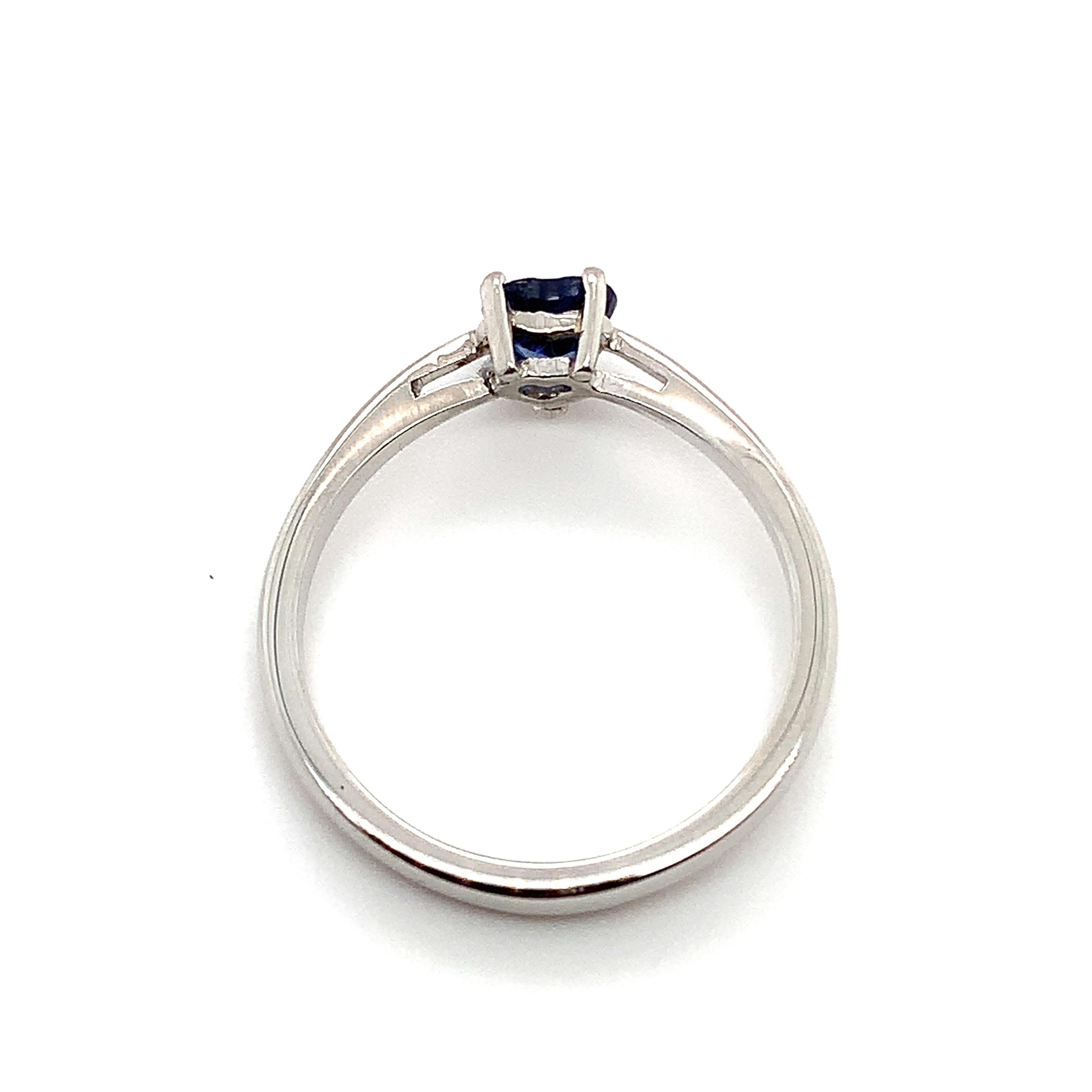 Heart Cut Sapphire Ceylon heart shaped solitaire engagement ring platinum For Sale