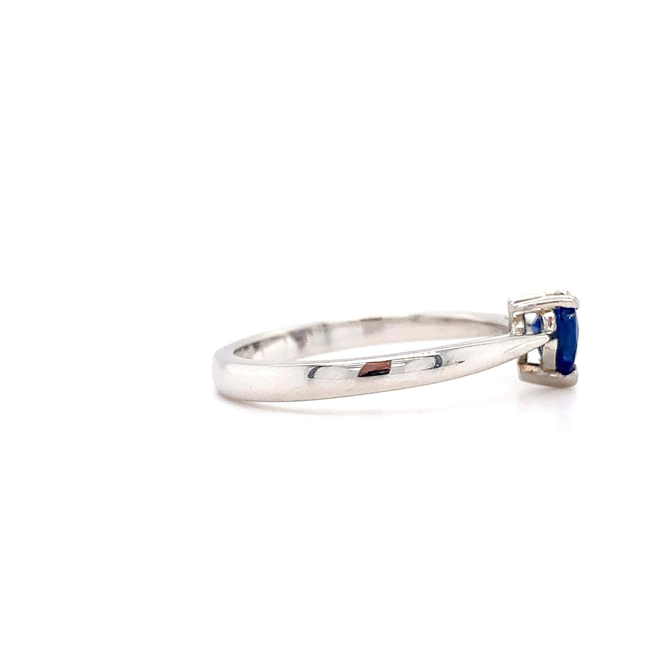 Sapphire Ceylon heart shaped solitaire engagement ring platinum In New Condition For Sale In London, GB