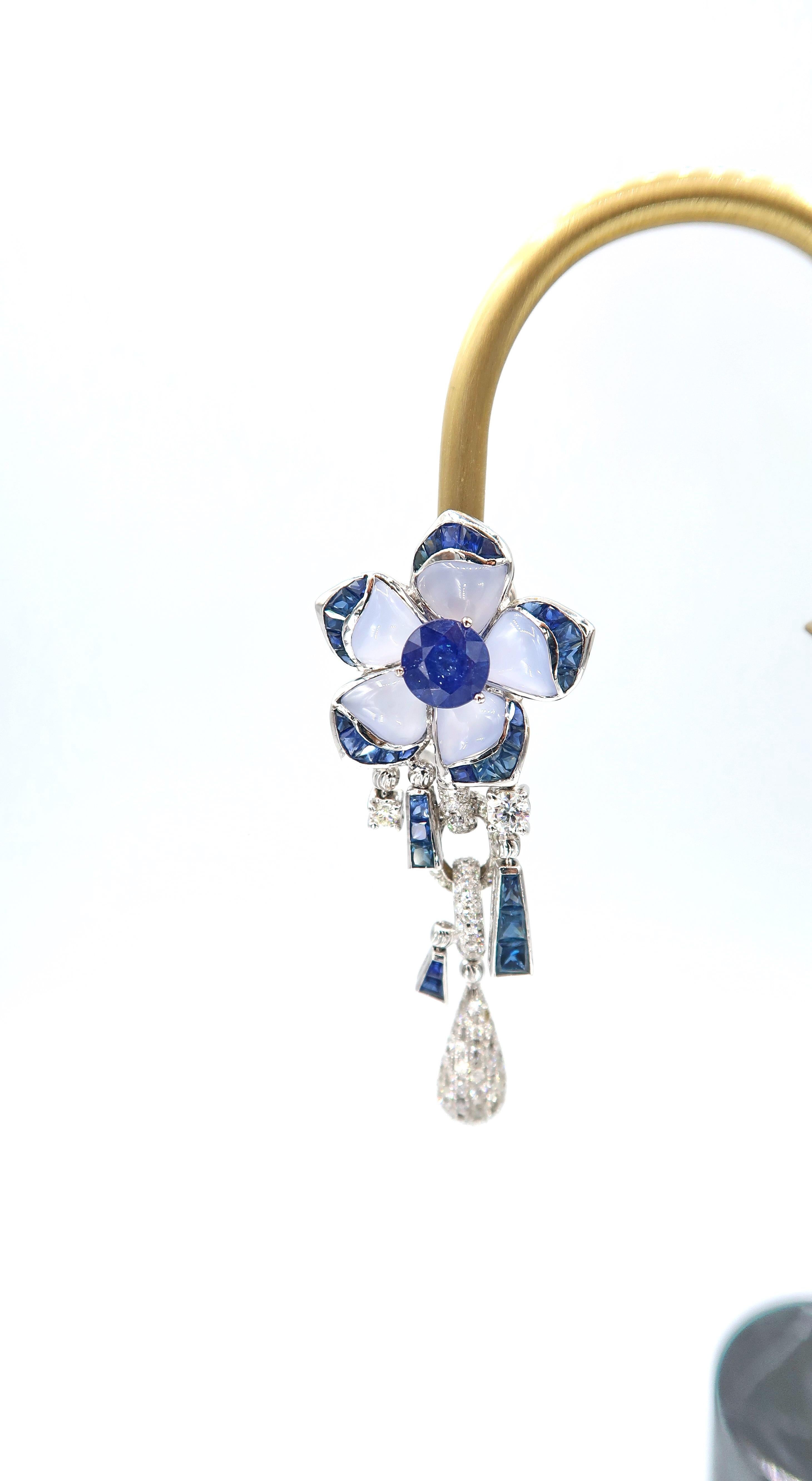 Sapphire Chalcedony Diamond Flower White Gold Drop Earrings In New Condition In Bangkok, TH