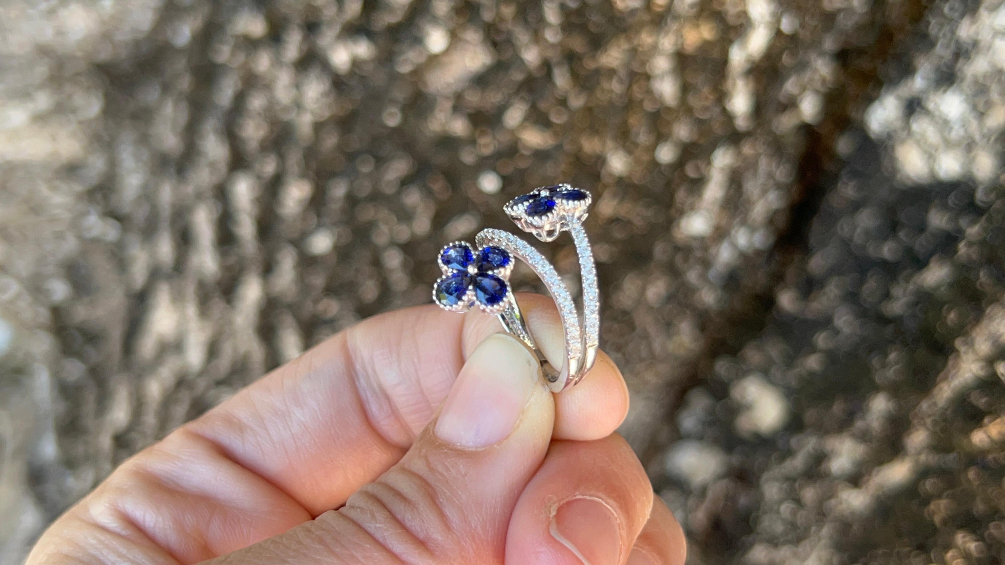 Contemporary Sapphire Clover Flower and Diamond Wide Ring 18K For Sale