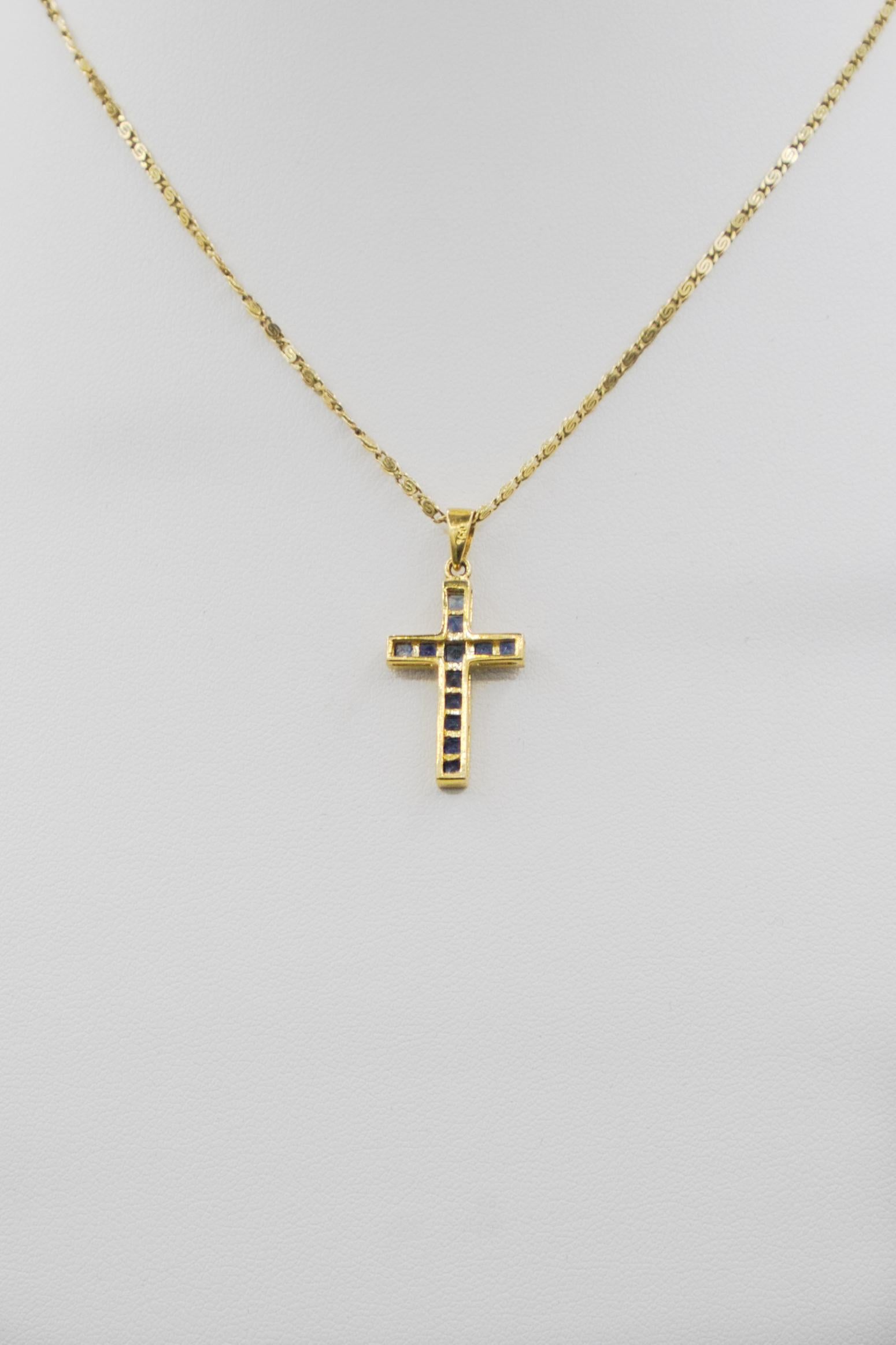 Croce di zaffiro in oro 18 k. In condizioni Nuovo in vendita a Bad Kissingen, DE