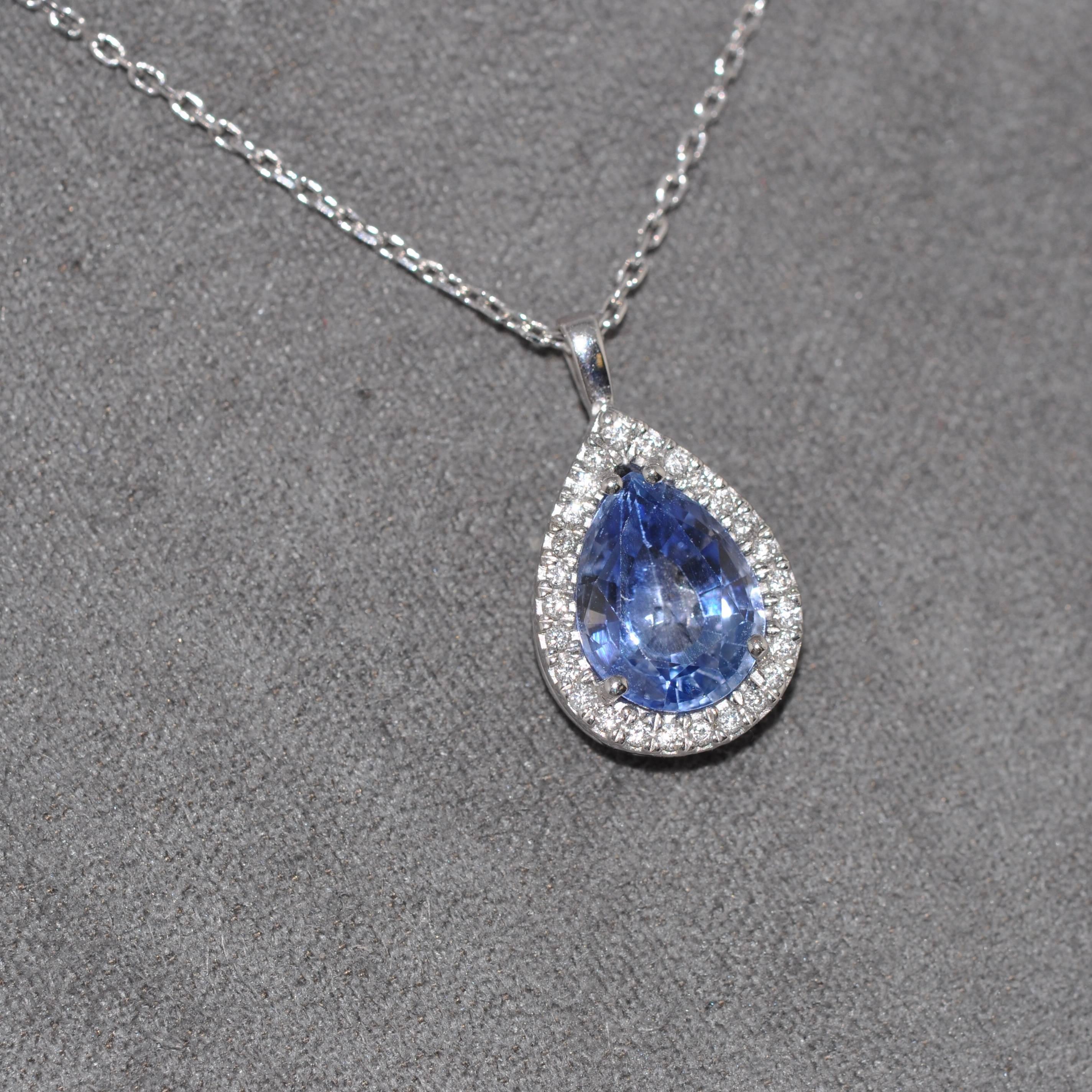 Discover this Sapphire and White Diamonds on White Gold 18K Pendant Necklace.
Pear Sapphire ct 1.30
White Diamonds ct 0.10 Color H Purity SI
White Gold 18K 
