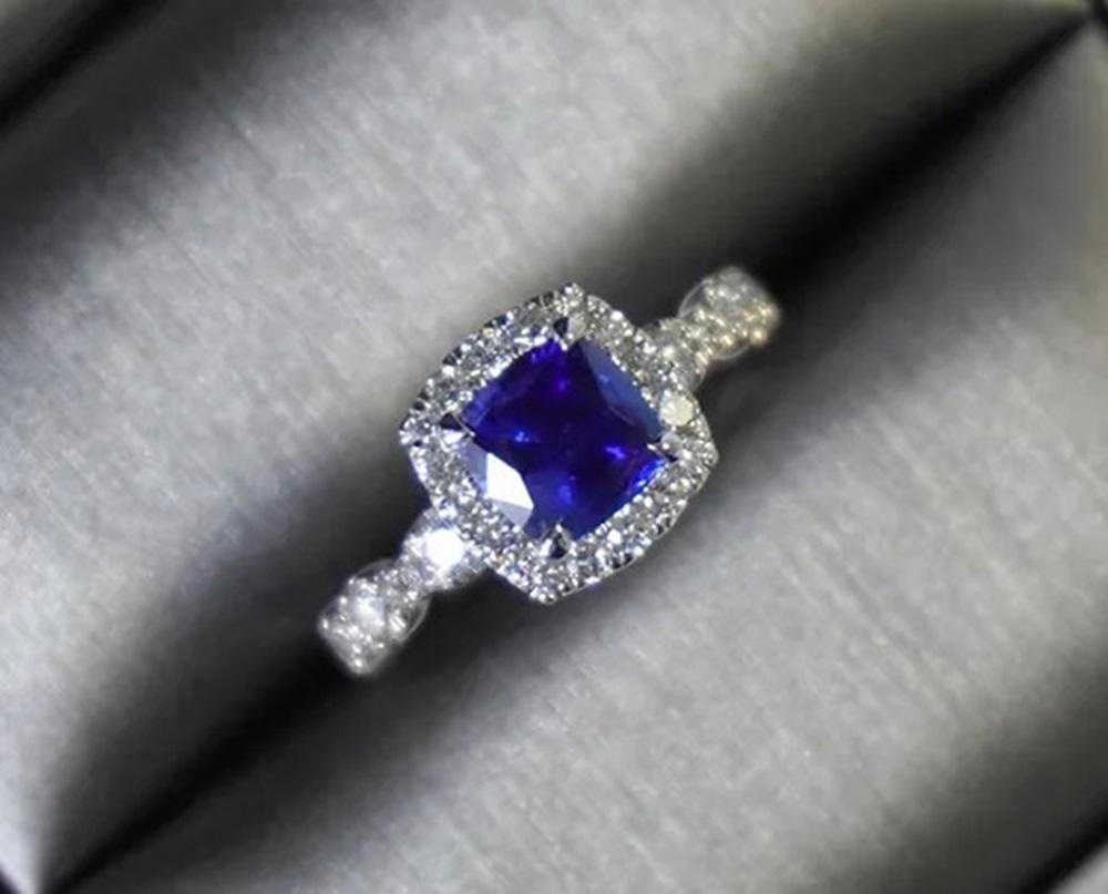 Sapphire Cushion Ring 1.56 CTS In New Condition For Sale In New York, NY