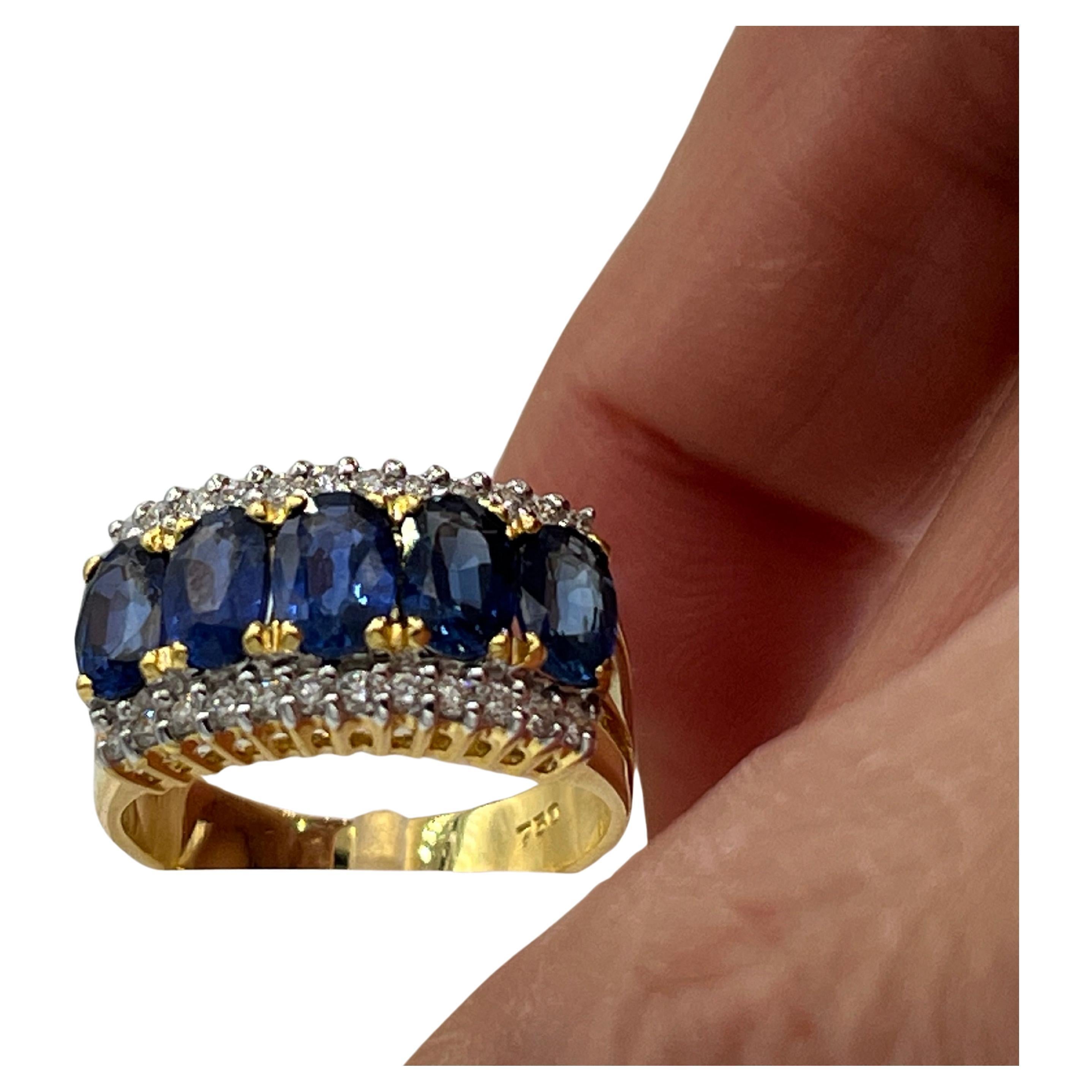 18 k yellow gold
3,05 ct. blue sapphire 
0,33. ct Diamond 
6,40 gram
size. 53

a ring for every day
