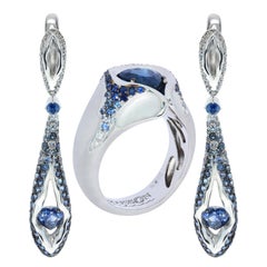 Parure de bagues et boucles d'oreilles en or blanc 18 carats avec saphirs et diamants en forme de cœur