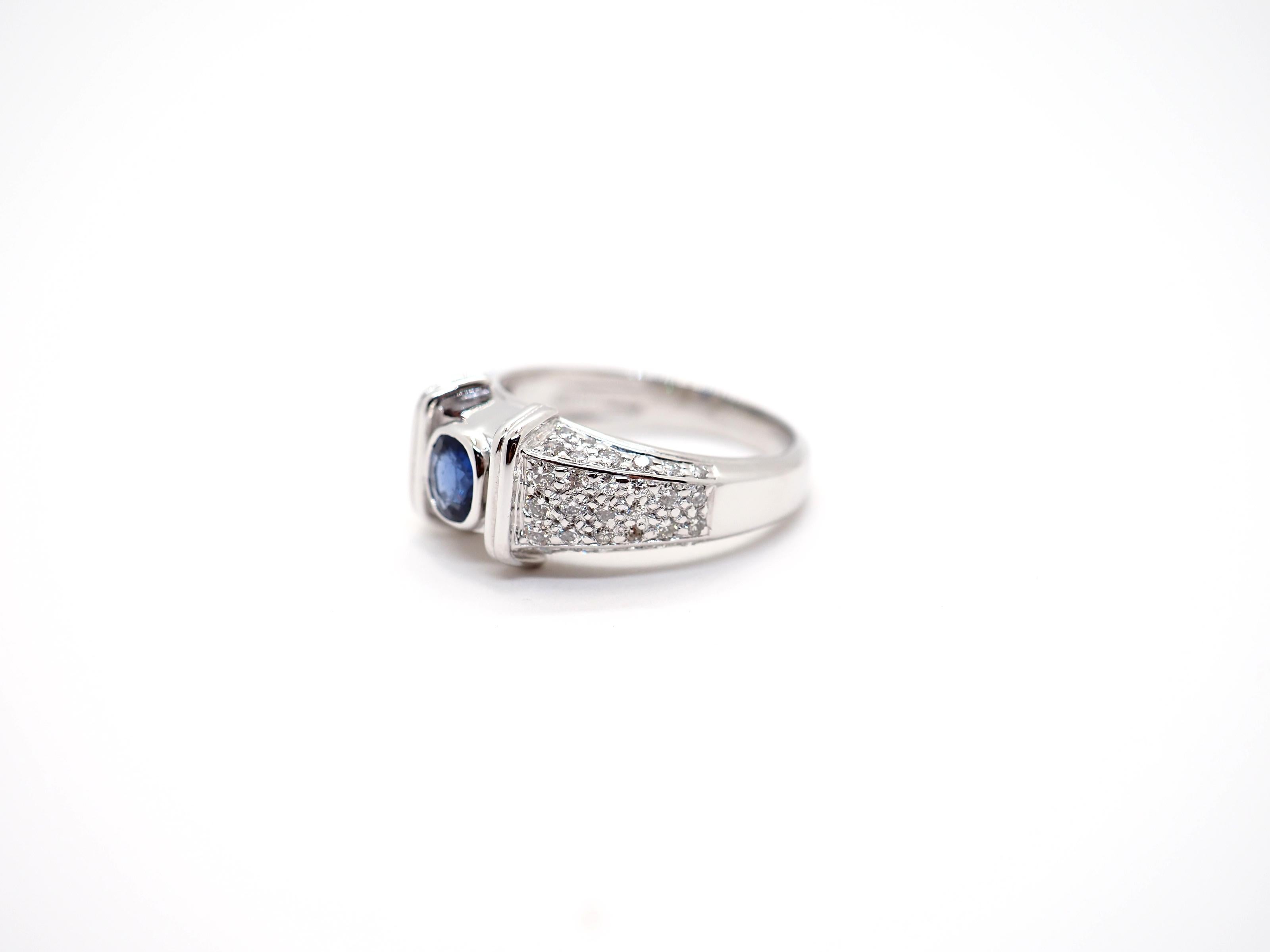 Round Cut Sapphire Diamond 18 Karat White Gold Ring For Sale