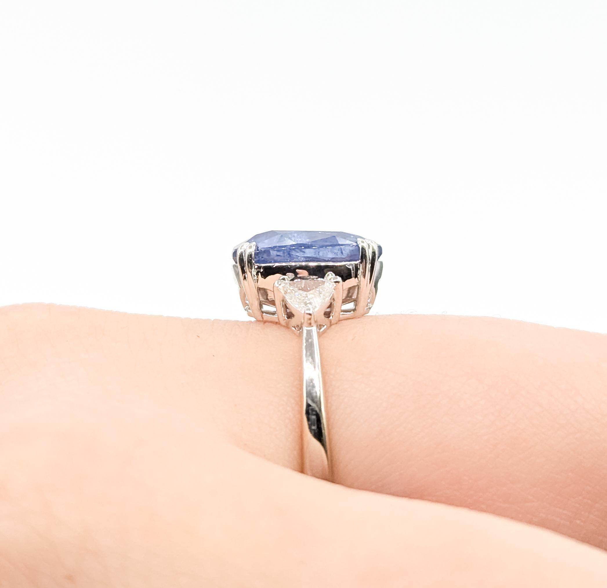 Anillo de 3 Piedras de Zafiro y Diamante en Oro Blanco de 18k Corte oval en venta