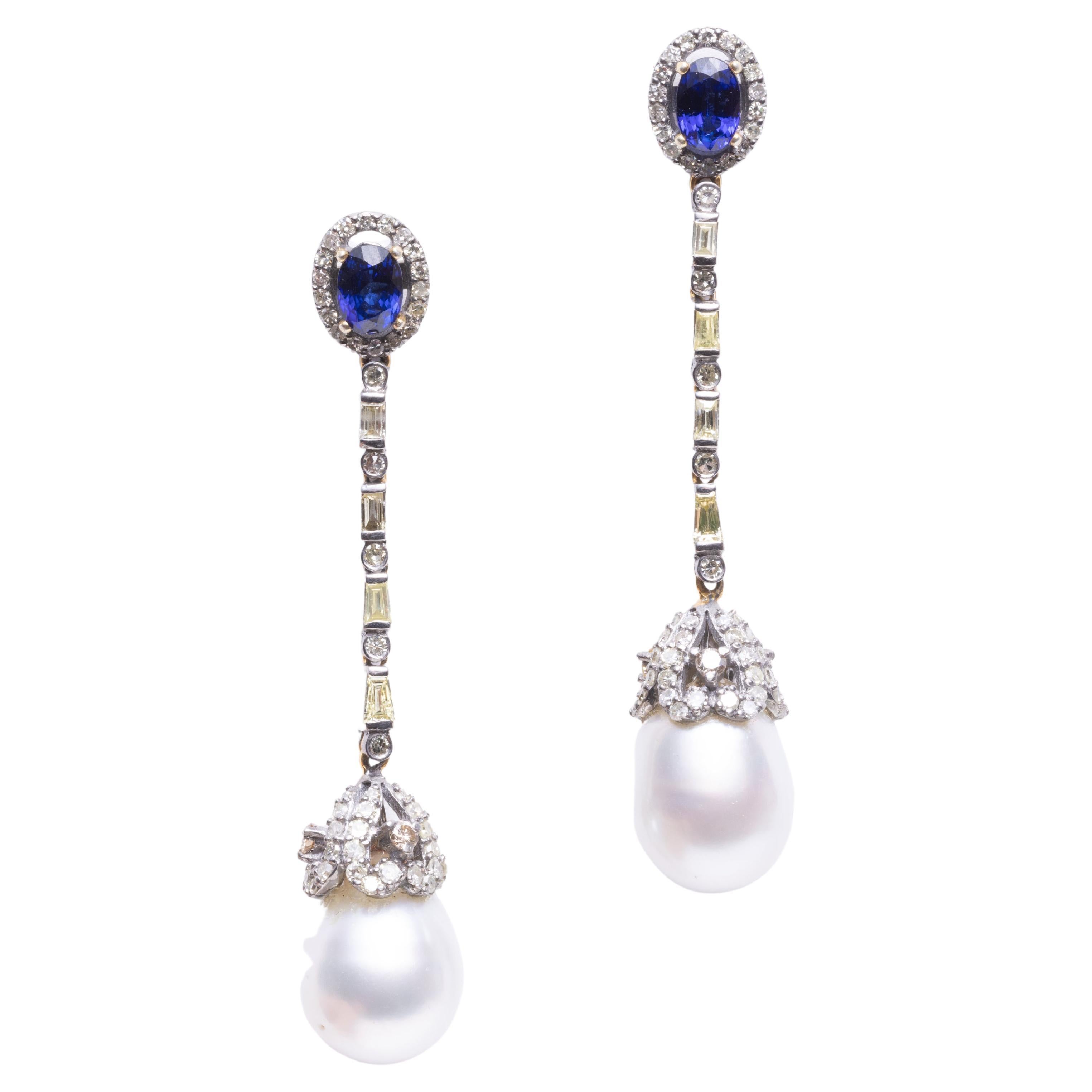 Boucles d'oreilles pendantes en saphir, diamant et perle