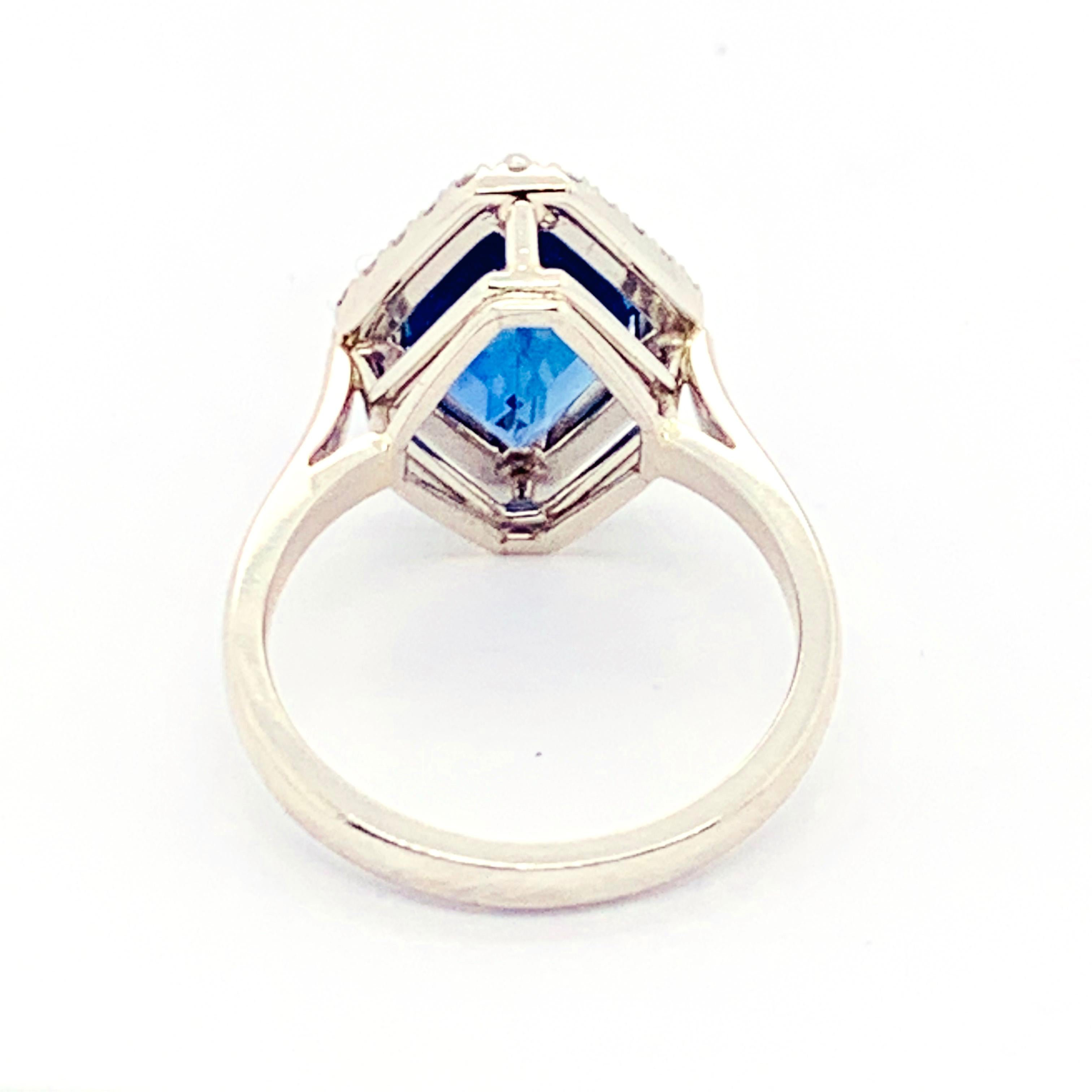 Women's Sapphire, Diamond and Platinum Ring, 4.81 Carat For Sale
