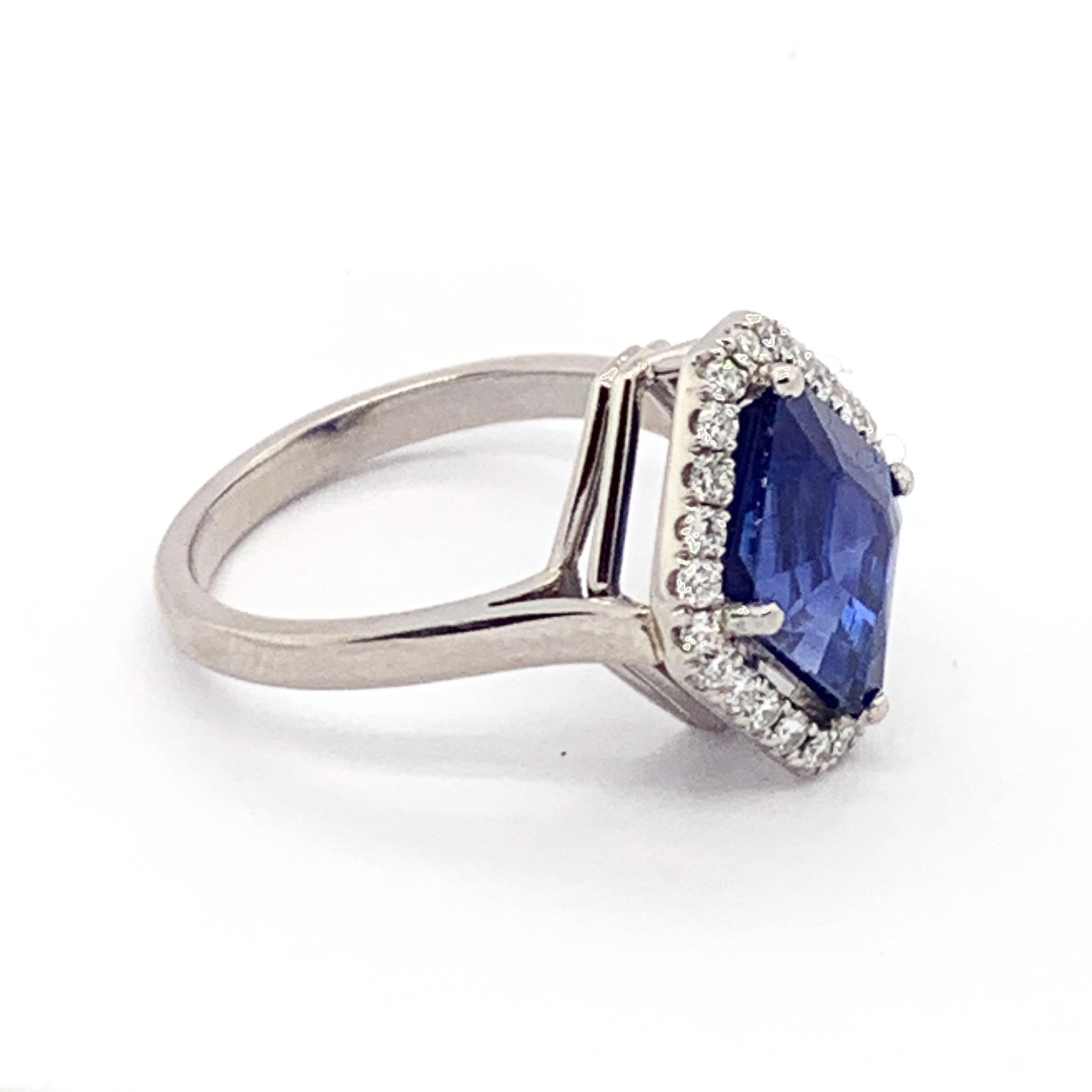 Sapphire, Diamond and Platinum Ring, 4.81 Carat For Sale 1