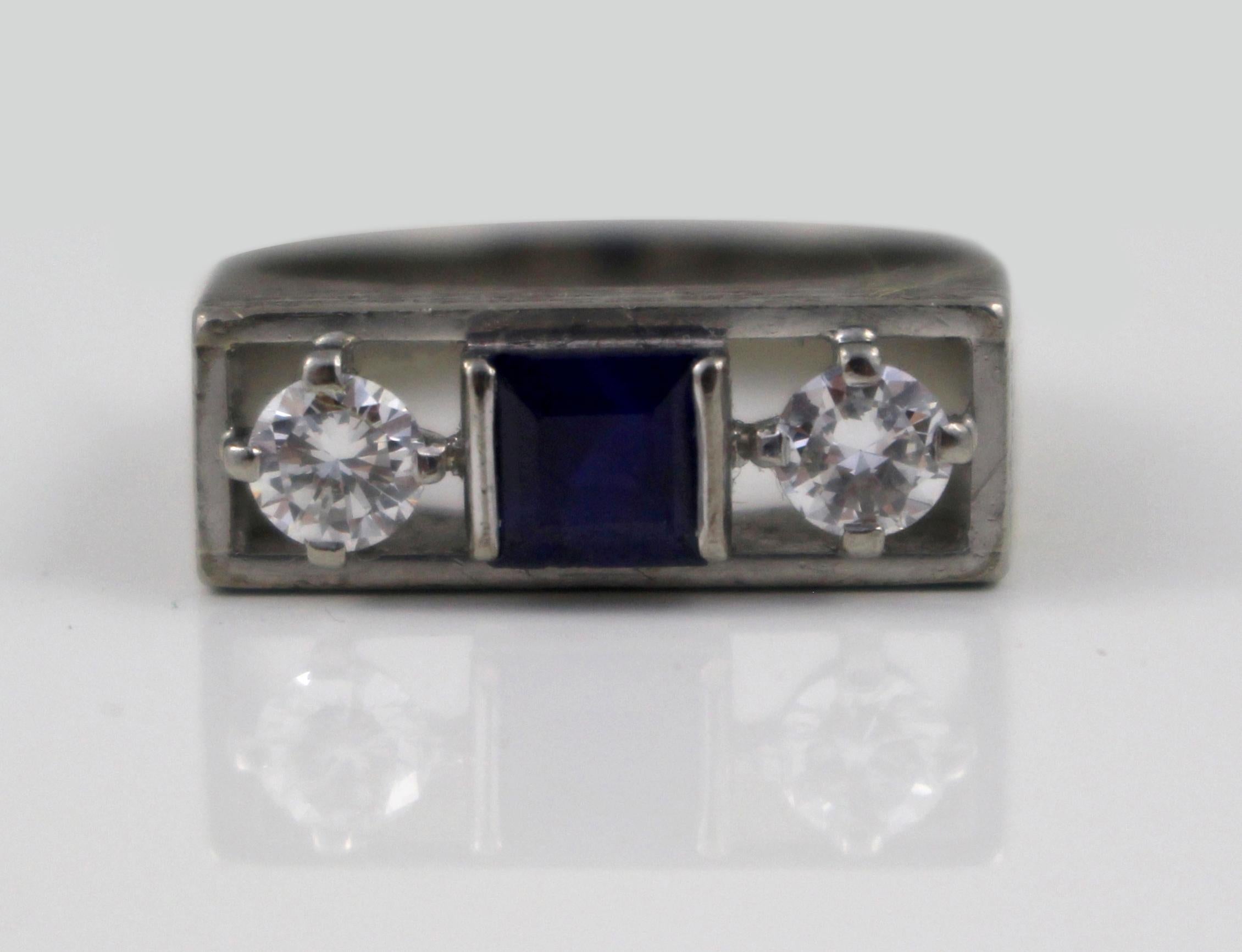 Sapphire & Diamond Art Deco style three stone ring


Stone Sapphire & diamonds

Sapphire Square step cut blue sapphire, measuring 4.67 x 4.6 x 3.25 mm. Estimated weight 0.70 metric carat, medium blue in colour, included with some colour