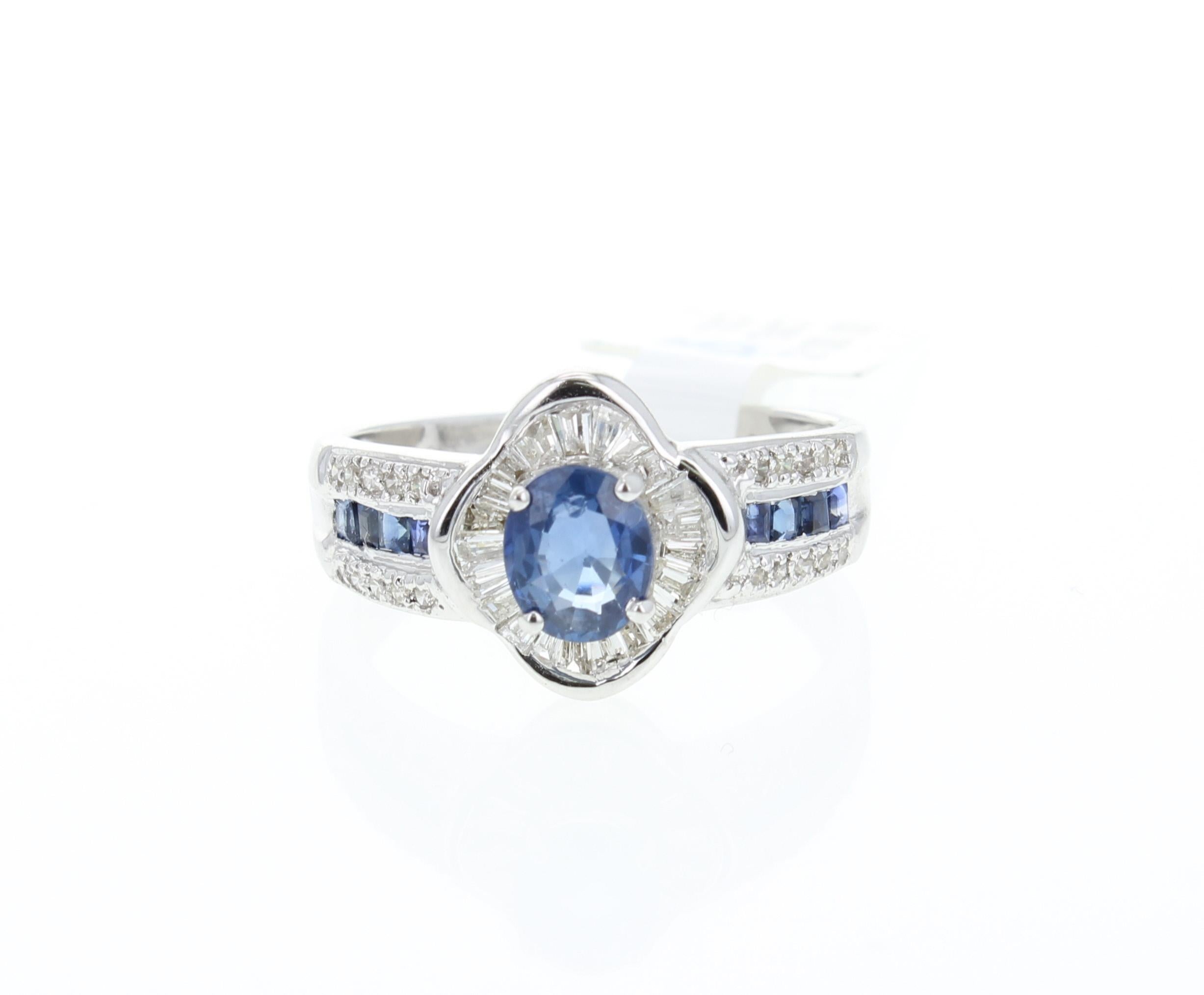 Anello di fidanzamento zaffiro diamante baguette 1,60cttw oro bianco 18k In condizioni Nuovo in vendita a Sugar Land, TX