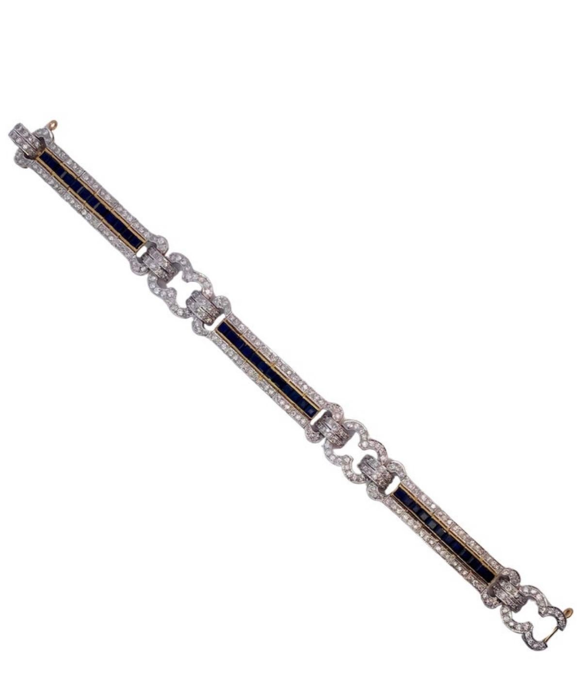 Saphir & Diamant Armband. 

Ein Armband bestehend aus einem  36 Saphire mit quadratischem Schliff von etwa 2,20 Karat und 256 Diamanten mit rundem Schliff von etwa 4,54 Karat.

Abmessungen: 7,25