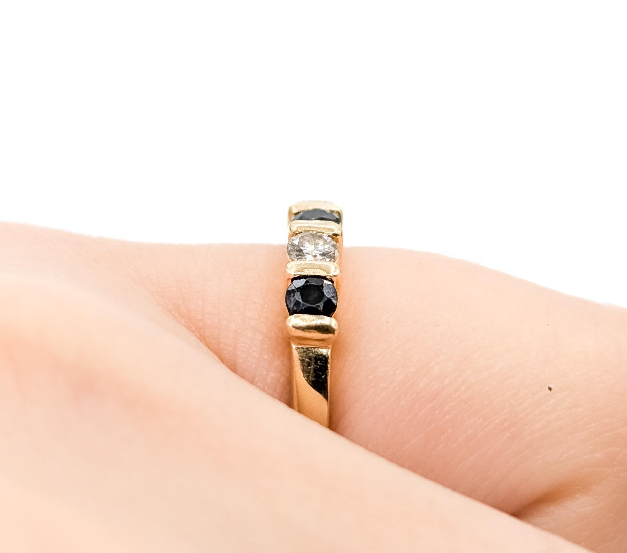 Taglio rotondo Anello nuziale con zaffiro e diamante in oro giallo 14k in vendita