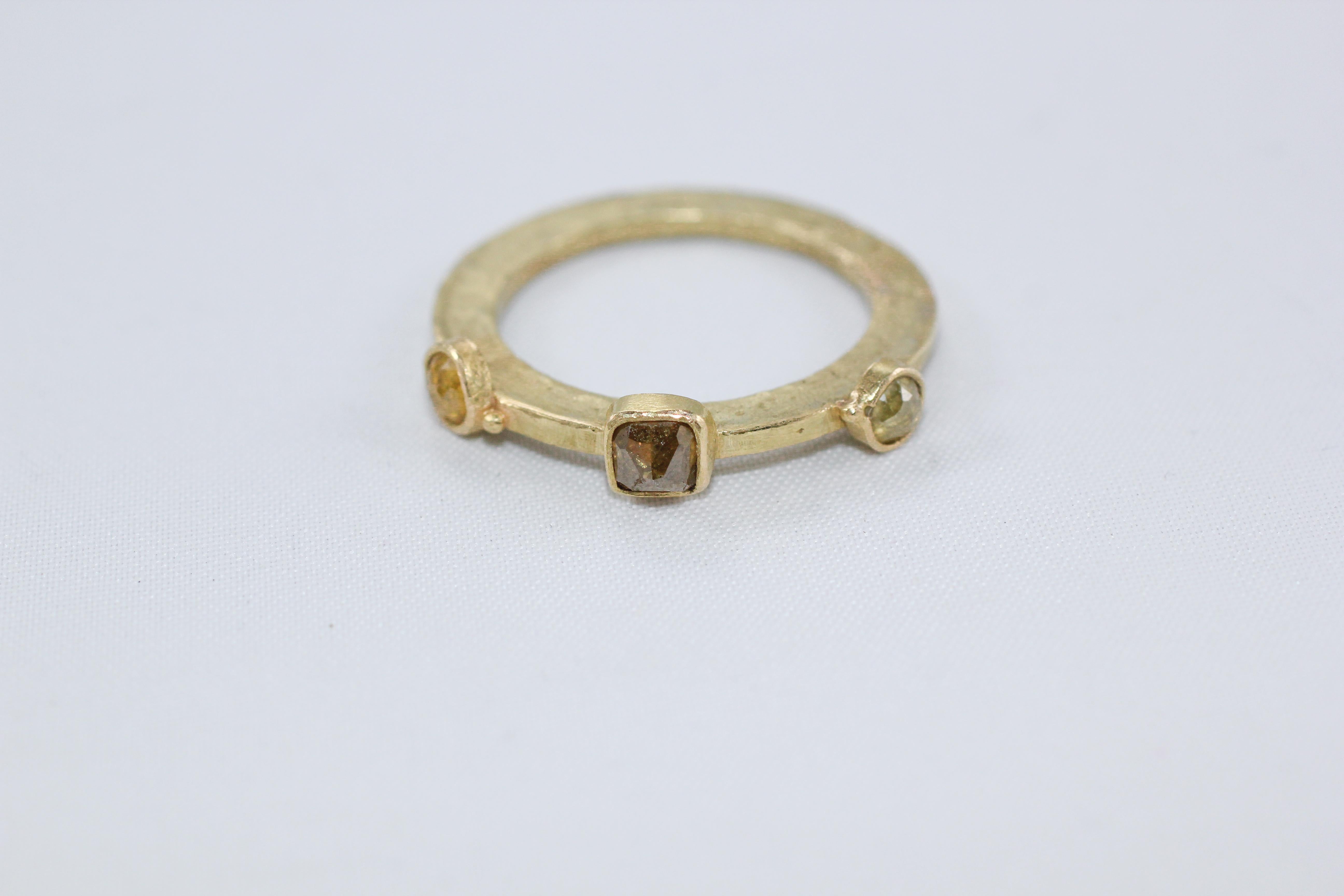 Braut-Ehering mit Saphir und Diamant aus 18 Karat, 22 Karat Goldband Stack #6 (Rundschliff) im Angebot