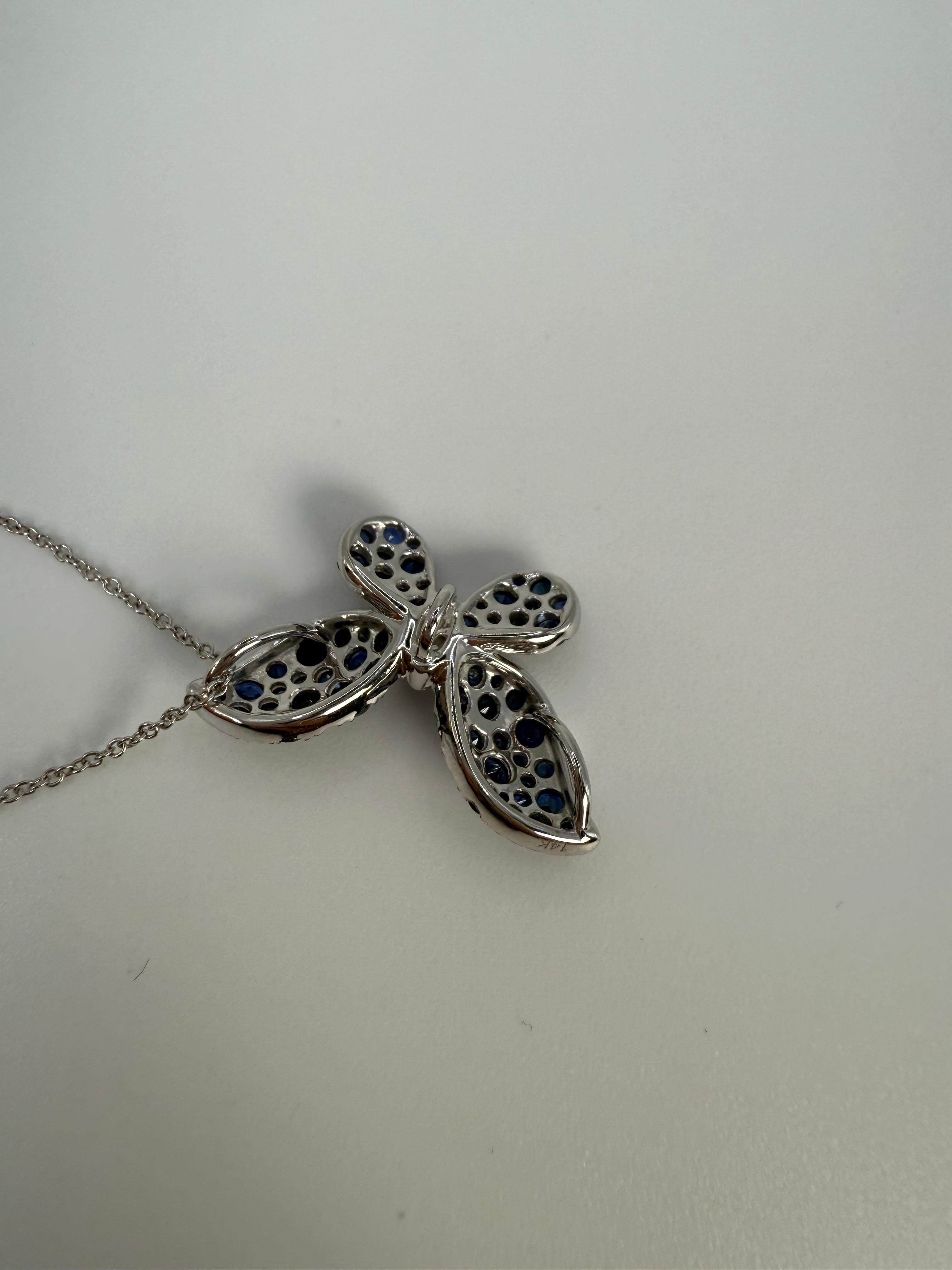 Collana con ciondolo a farfalla con zaffiro e diamante in oro 14KT in vendita 1