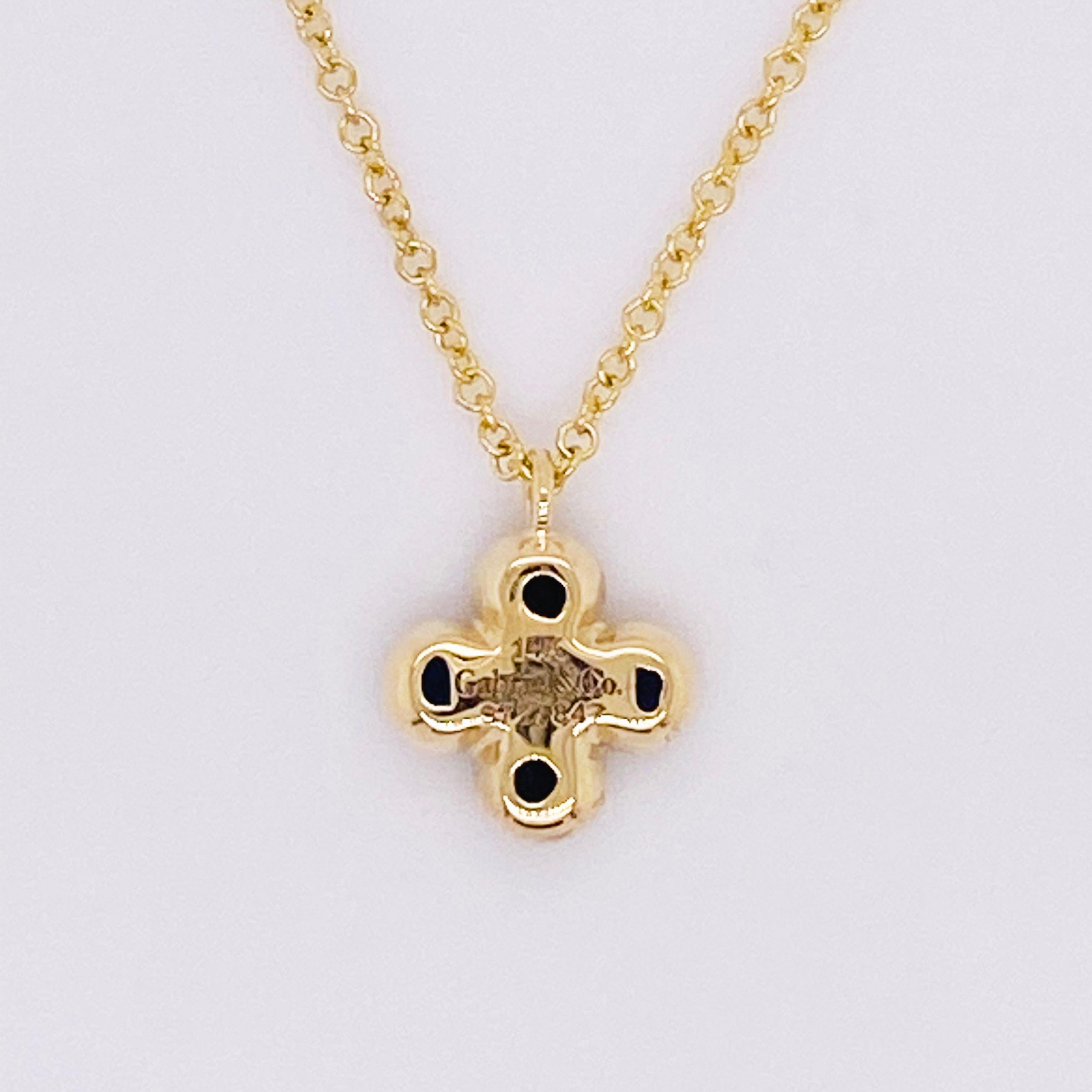Sapphire Diamond Clover Quatrefoil in 14K Yellow Gold 1/3 Carat Necklace In New Condition For Sale In Austin, TX