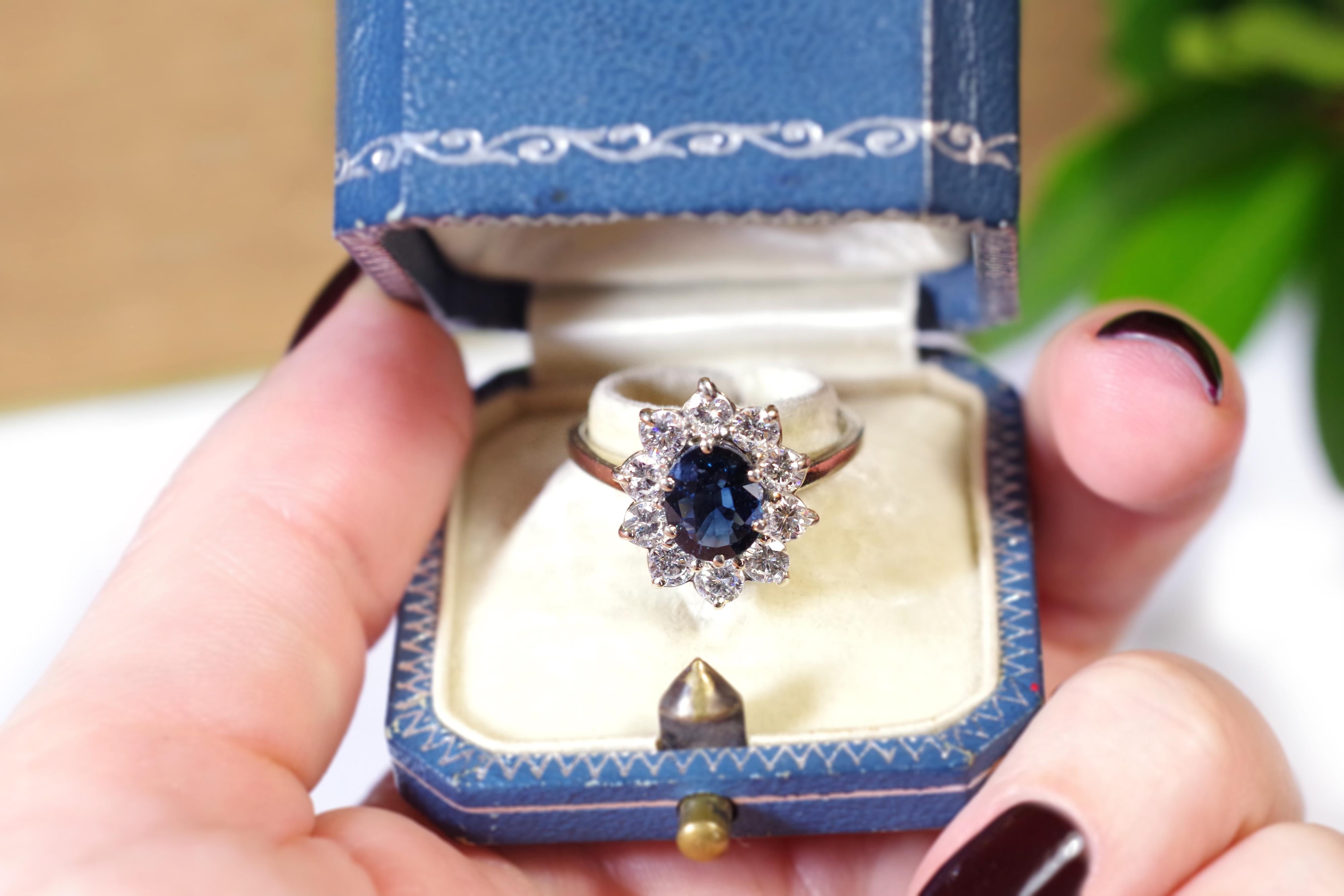 Sapphire Diamond Cluster Ring in Gold 18k, Wedding Sapphire Ring For Sale 3