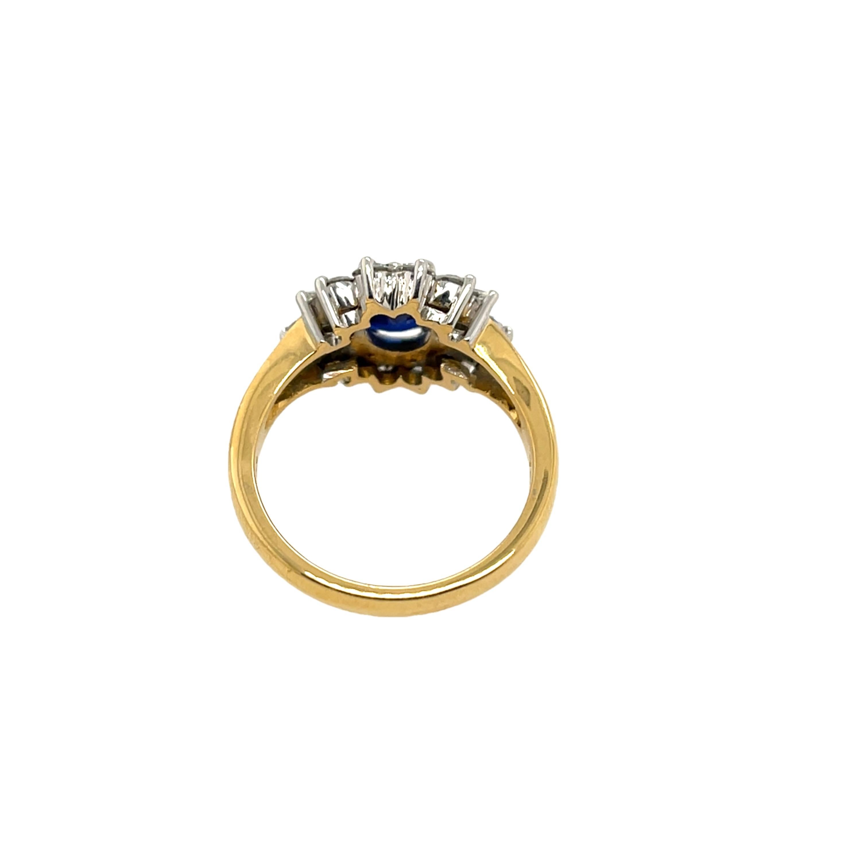 Taille ronde Bague à saphir et diamant en or jaune et blanc 18ct en vente