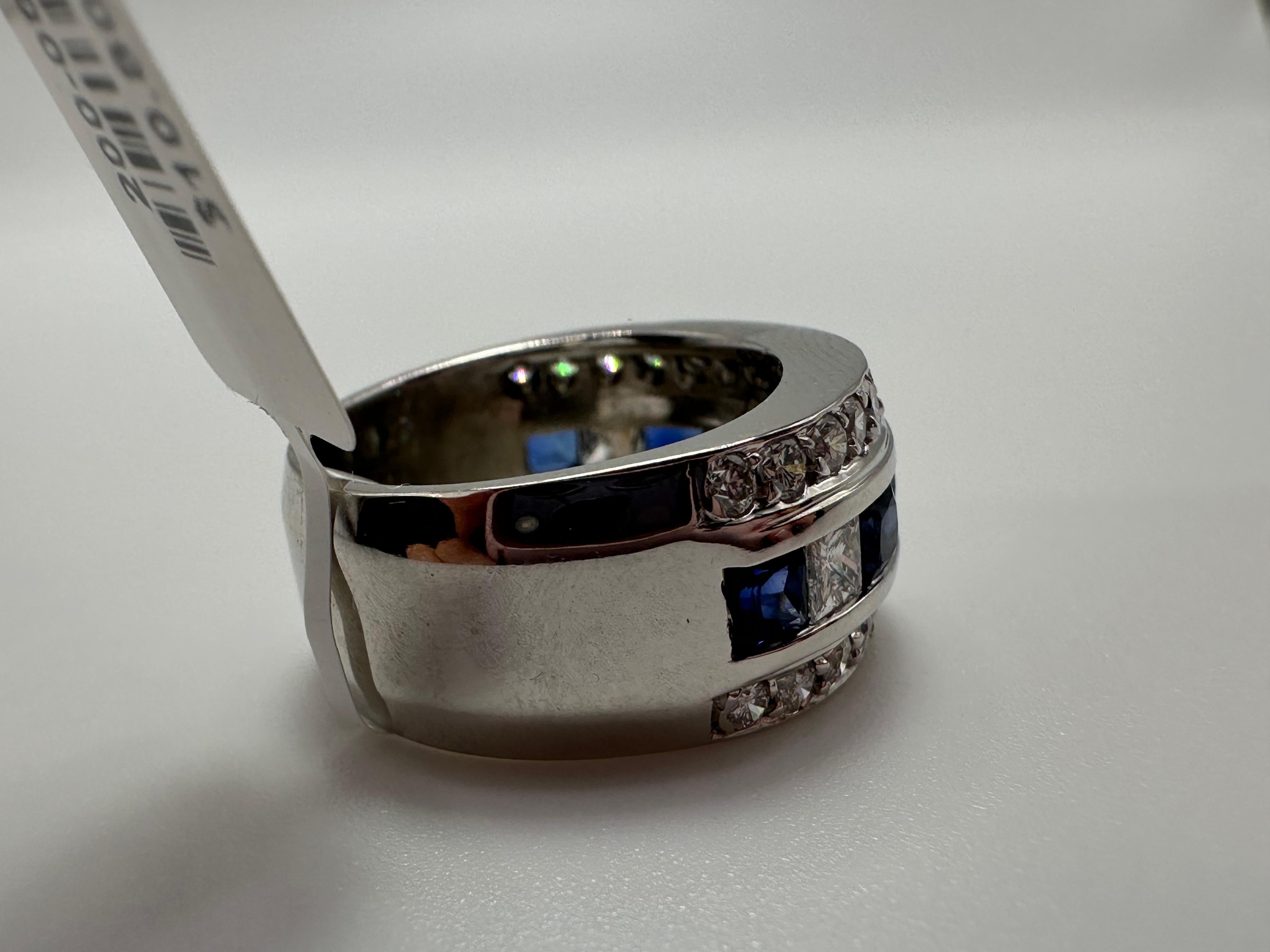 Sapphire & Diamond cocktail ring 18KT wide band diamond ring In New Condition For Sale In Jupiter, FL