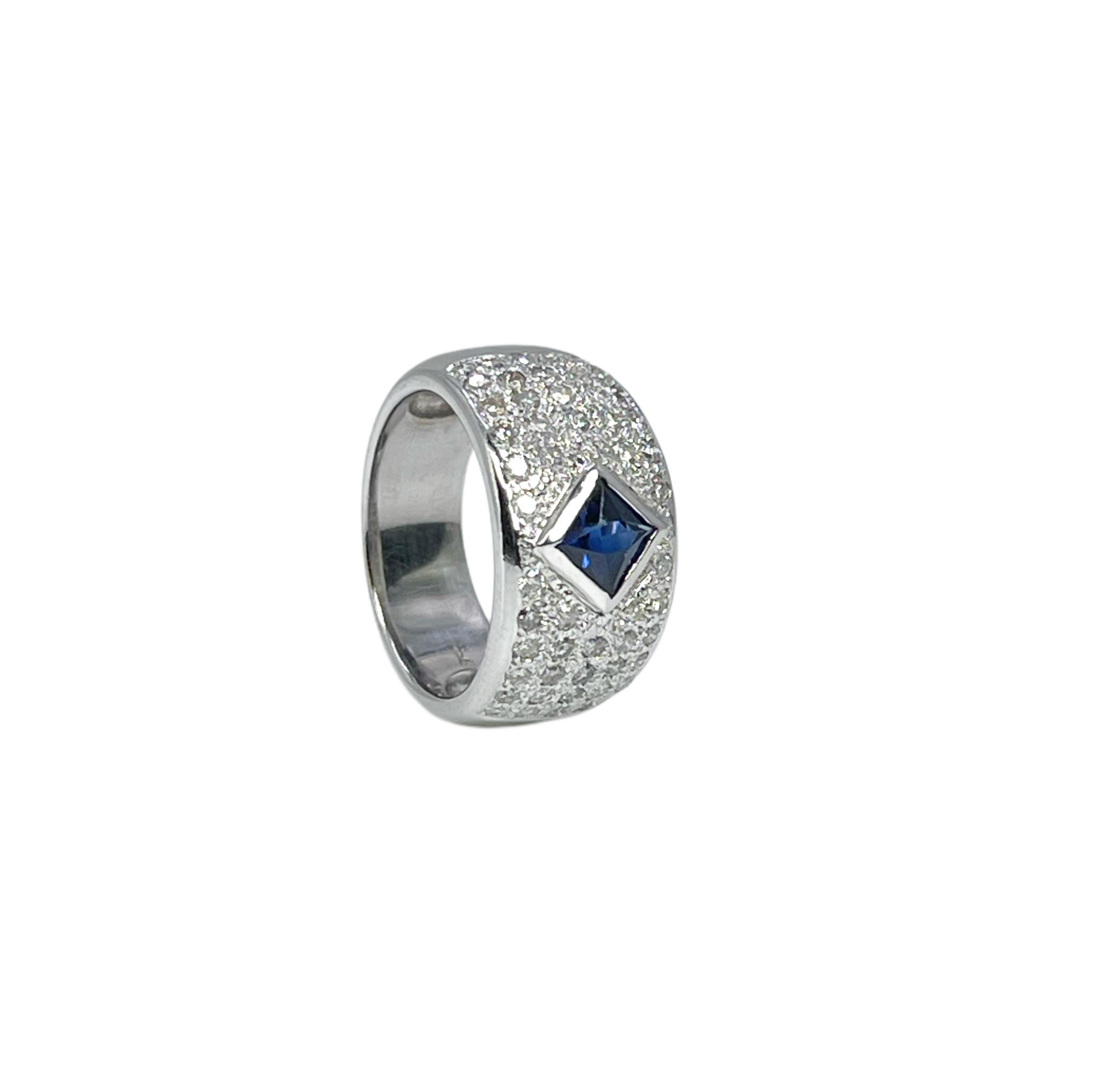 Women's Sapphire & Diamond cocktail ring in 18KT white gold For Sale