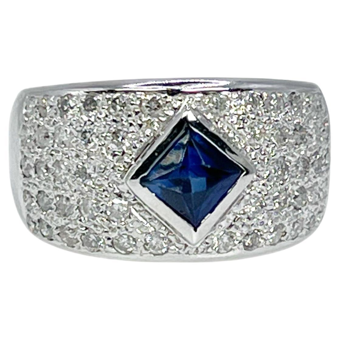 Sapphire & Diamond cocktail ring in 18KT white gold For Sale