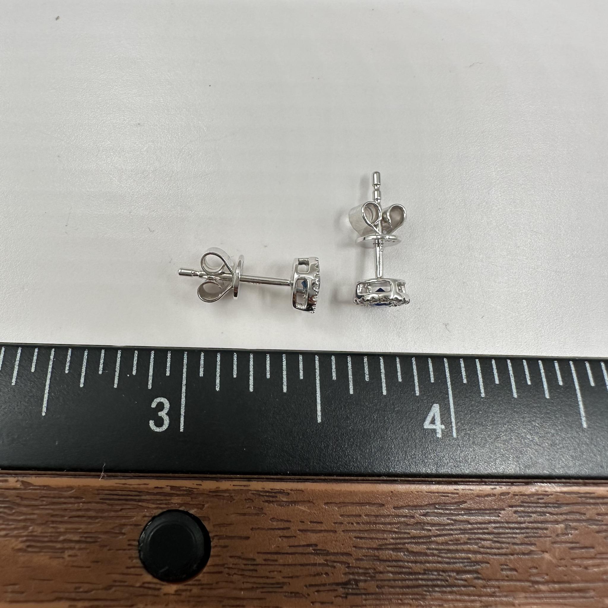 Saphir & Diamant Ohrringe in 14kt Weißgold - 3mm, 0.10ctw, Push Backs, Neu Damen im Angebot
