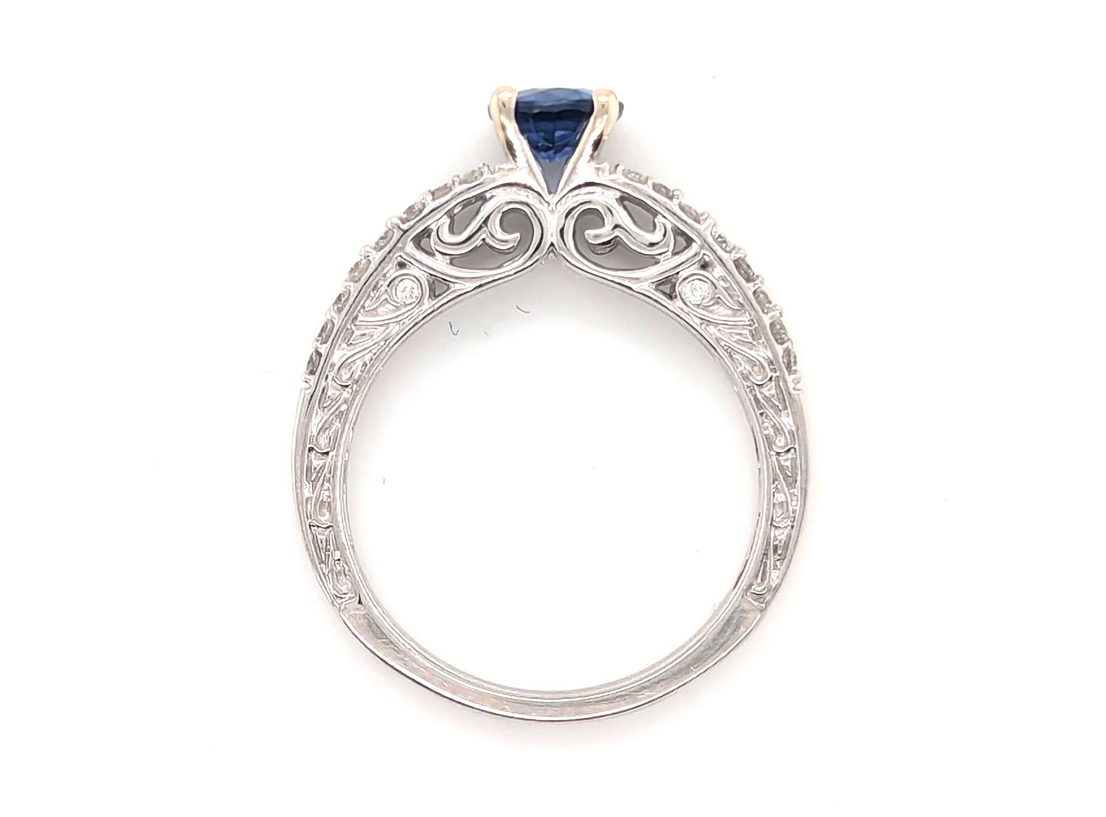 Anello di fidanzamento con zaffiro e diamante 1,23ct in oro bianco 14K &New



Zaffiro blu taglio rotondo da 0,90 carati Nature

I diamanti offrono un calore straordinario

100% Zaffiro naturale e Diamonds Mine 

1,23 Peso dello zaffiro e del