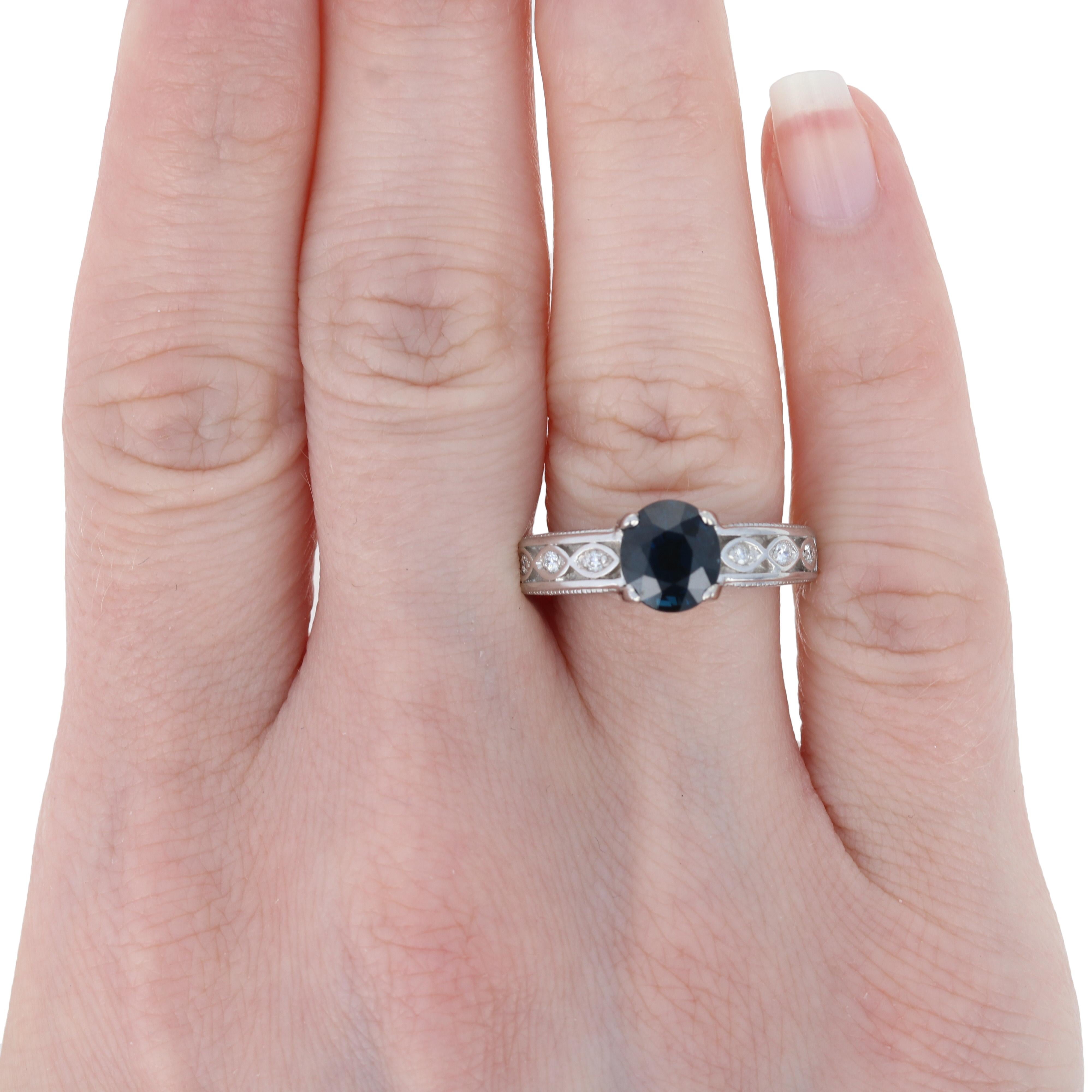This gorgeous engagement ring if the perfect choice for the bride who dreams of 