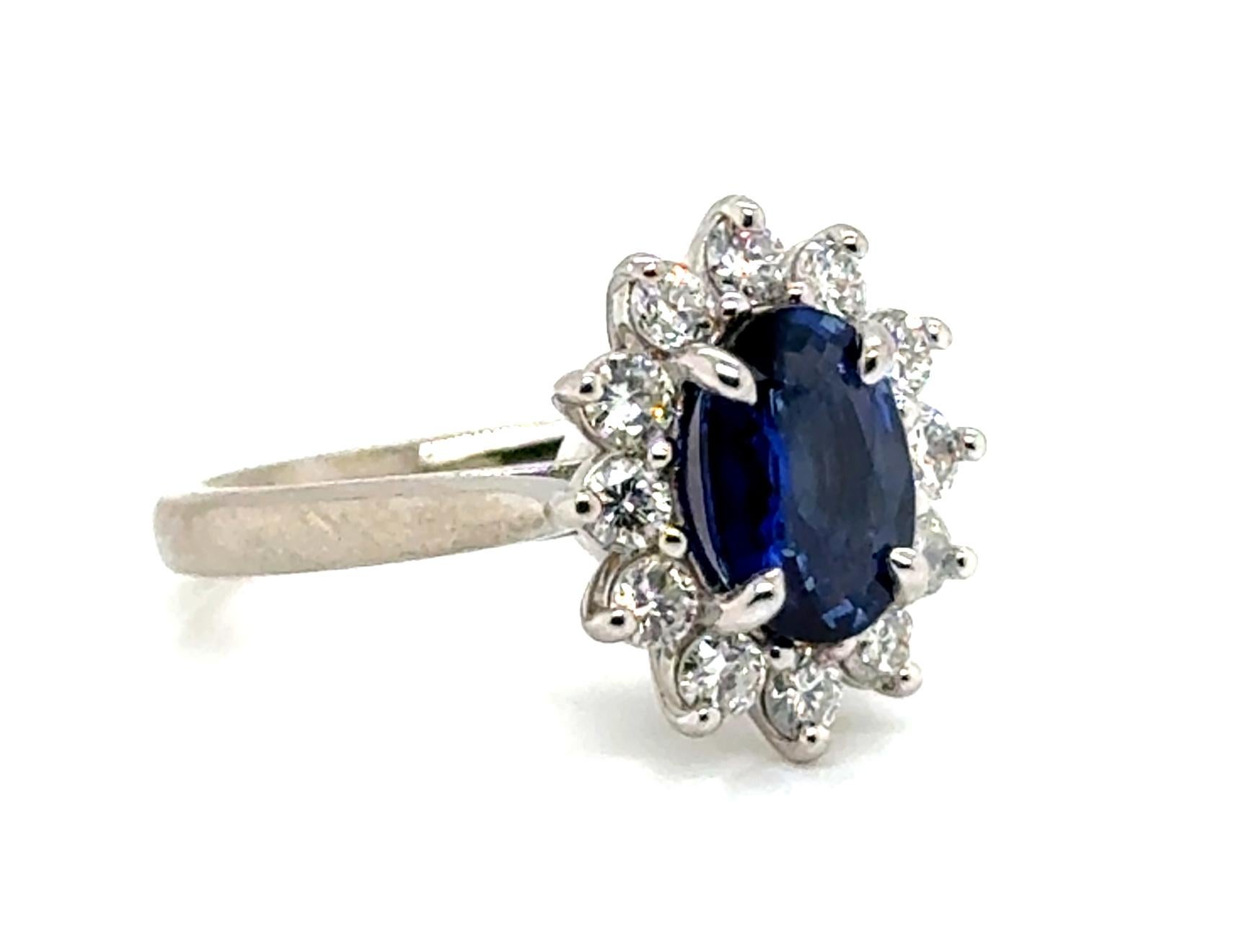Saphir Diamant Verlobungsring 2,56ct 14K Weißgold Prinzessin Di Ring


Mit einem 1,86ct natürlichen Saphir im Ovalschliff Edelstein

Eingebettet in einen Halo aus 12 runden Diamanten im Brillantschliff D-F/VVS-VS

Unter-Galerie hat offene Arbeit mit