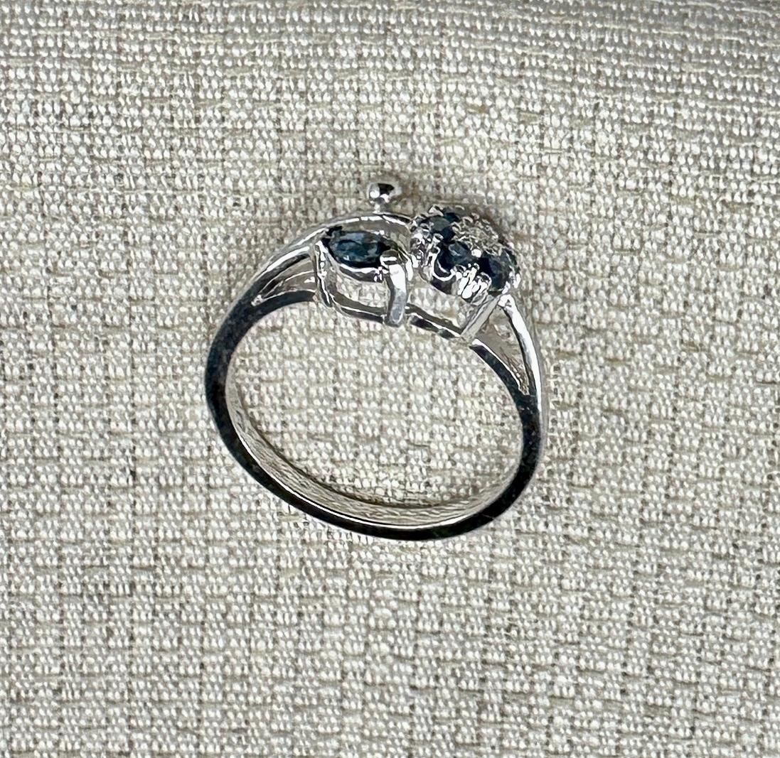 Anello con fiore di zaffiro e diamante in oro bianco 14 carati Anello di fidanzamento antico per matrimonio in vendita 1