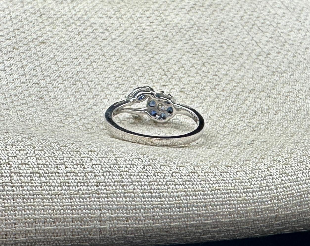 Anello con fiore di zaffiro e diamante in oro bianco 14 carati Anello di fidanzamento antico per matrimonio in vendita 2