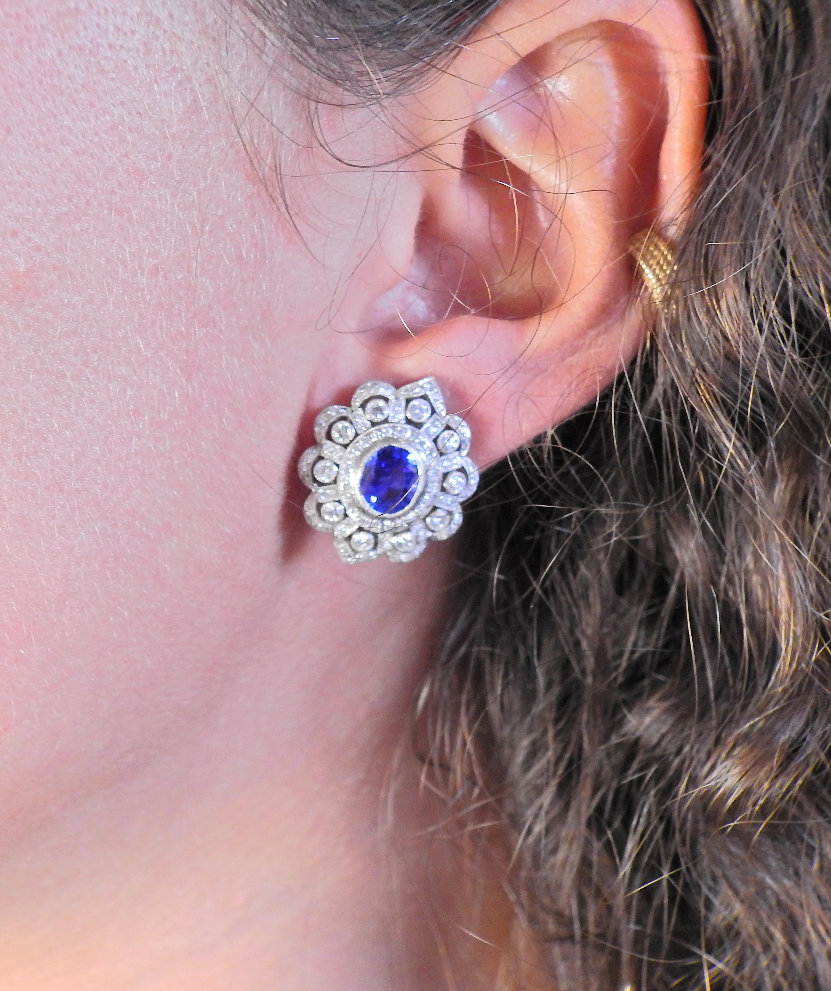 Sapphire Diamond Gold Earrings In Excellent Condition In New York, NY